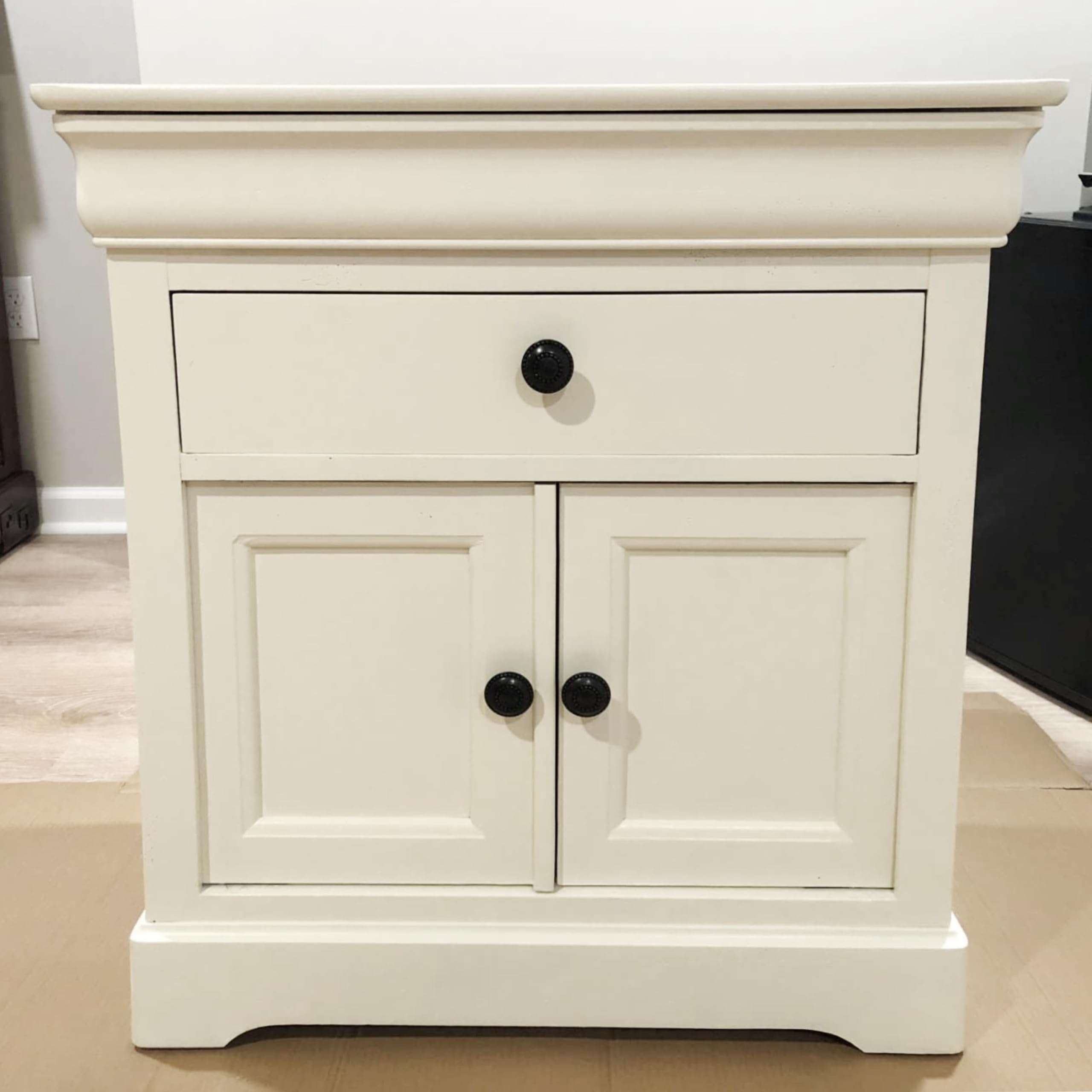 Beige Chalk Paint for Furniture - Non-Toxic Acrylic Wood Paint for Dresser, Crib, Desk & Cabinets | Odorless Weathered Finish | Covers 15 sq.Ft | Perfect for Kitchen Cabinets, Cupboard Doors & DIY Home Decor Projects