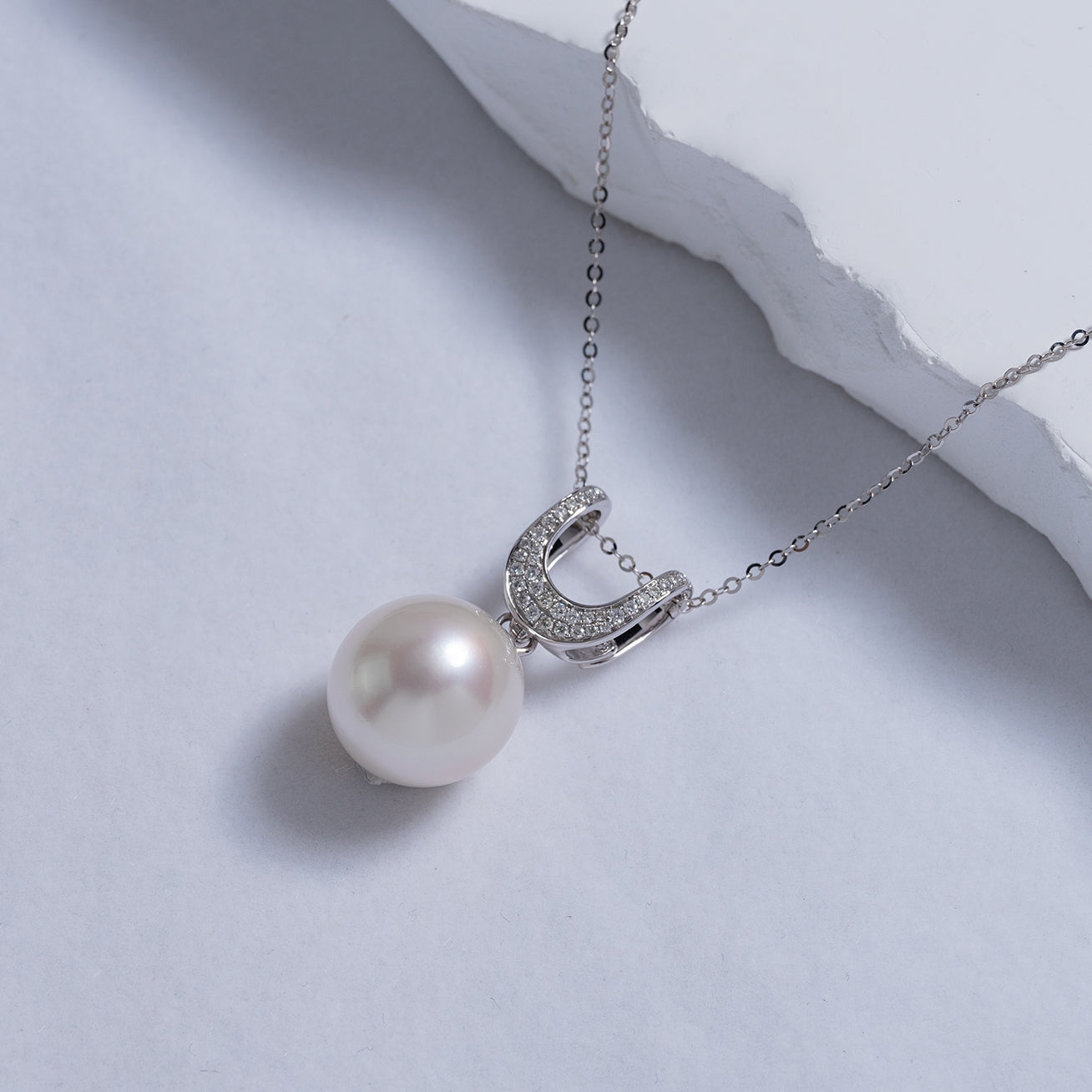 18K Solid Gold Diamond Australian White South Sea Pearl Necklace KN00133 - Elegant Luxury Jewelry for Weddings, Anniversaries & Special Occasions