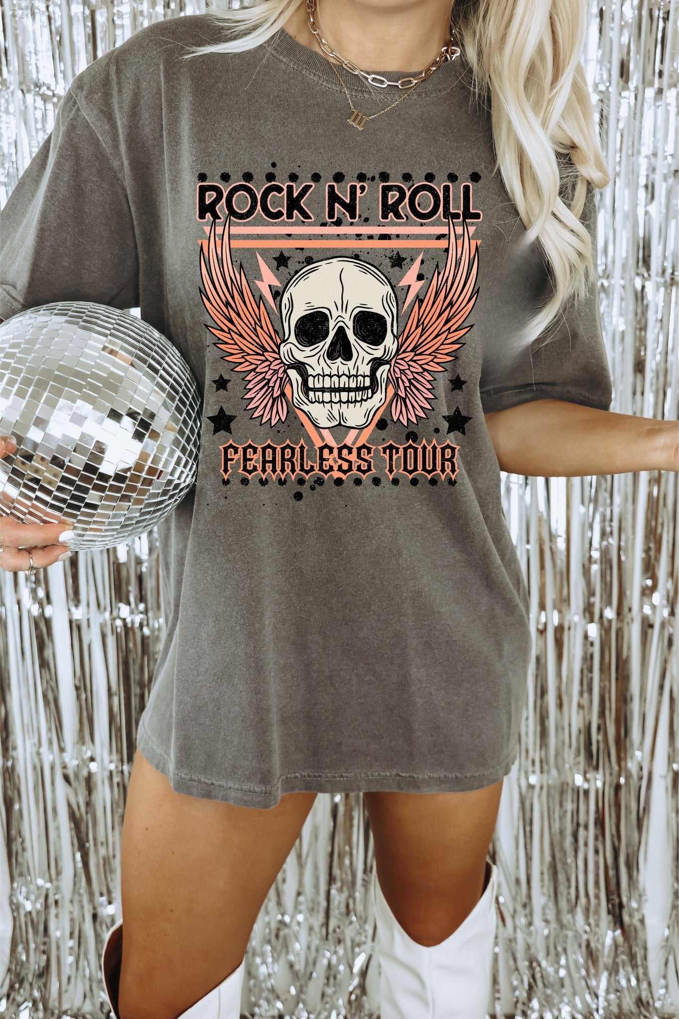 Fearless Tour Graphic Tee - Vintage Rock Band T-Shirt for Men & Women - Perfect for Concerts, Music Festivals & Casual Streetwear