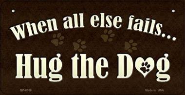 Hug The Dog Novelty Metal Bicycle License Plate BP-8808 - Unique Bike Accessory for Cycling Enthusiasts & Pet Lovers