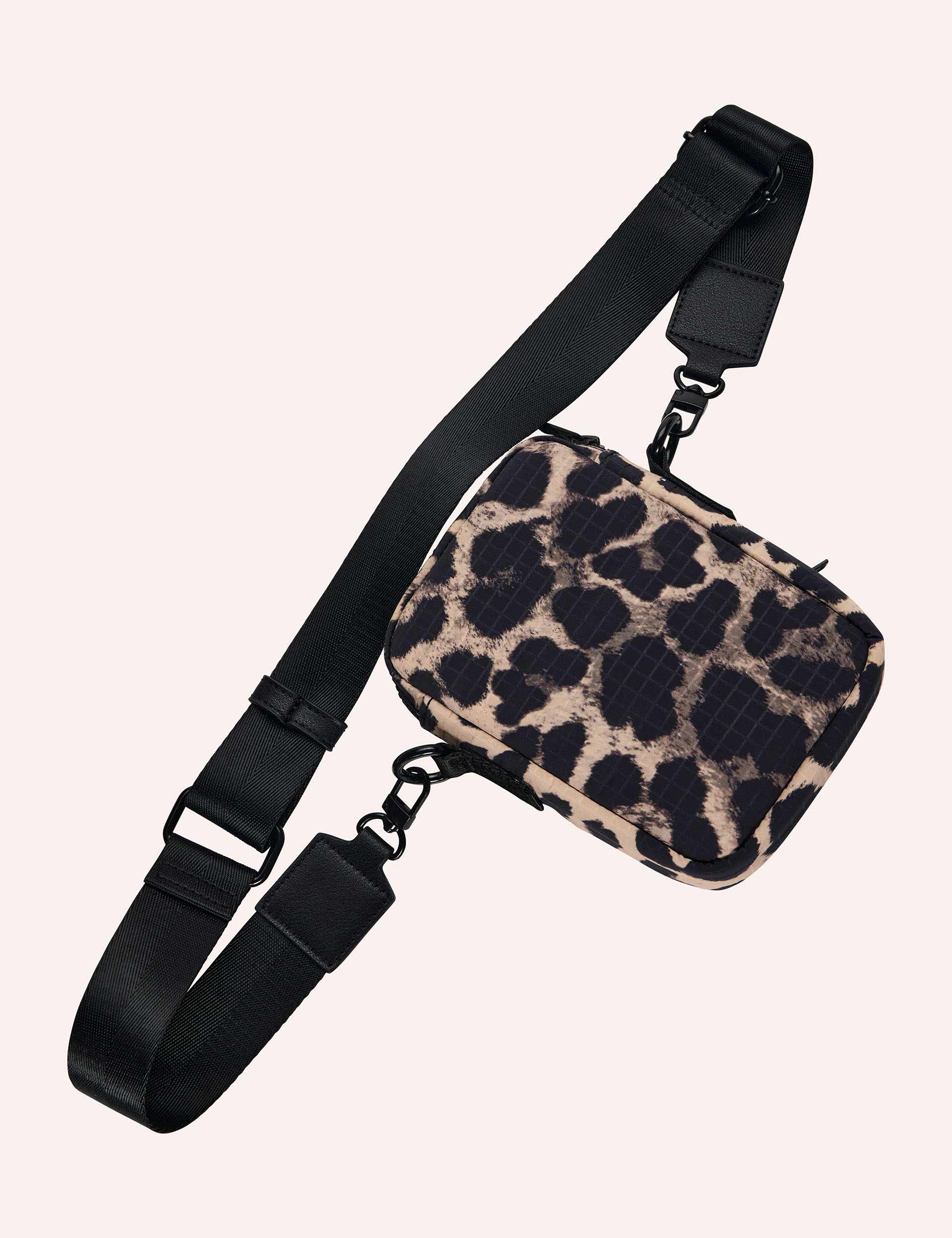 Stylish Leopard Print Crossbody Bag for Women - Fashionable & Lightweight Shoulder Purse - Perfect for Daily Use, Travel, and Shopping