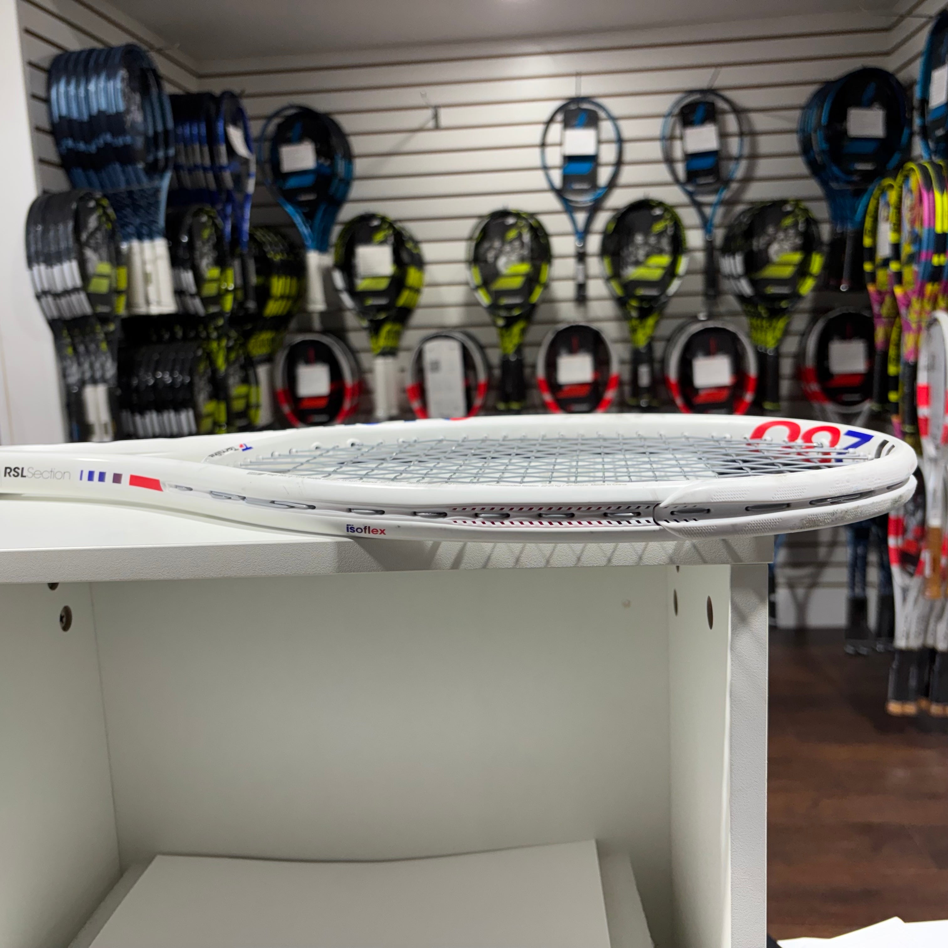 Tecnifibre TFight 280 Tennis Racket ISO Grip Size 4 1/4 (8/10 Condition) - Used Tennis Racket for Intermediate Players, Perfect for Training & Competitive Matches