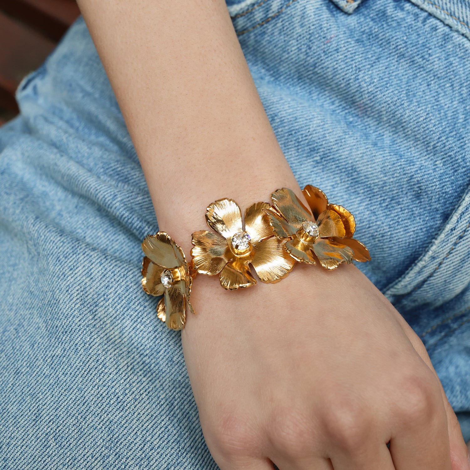 Elegant Anemone Crystal Bracelet for Women - Stylish Handmade Jewelry Gift for Parties, Weddings & Everyday Wear