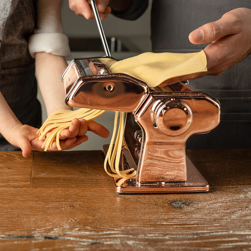 Marcato Atlas 150 Pasta Maker Machine - Italian Stainless Steel Pasta Roller & Cutter for Homemade Noodles, Lasagna, Ravioli | Perfect for Italian Cuisine, Family Cooking & Restaurant Use