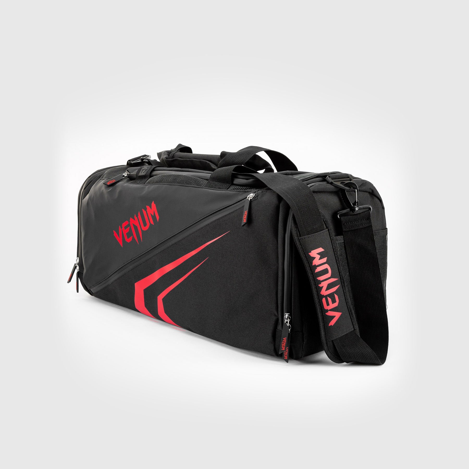 Venum Trainer Lite Evo Sports Bag - Durable Gym Duffel Bag for Men & Women, Black/Red - Perfect for Fitness, MMA, Boxing & Travel Gear