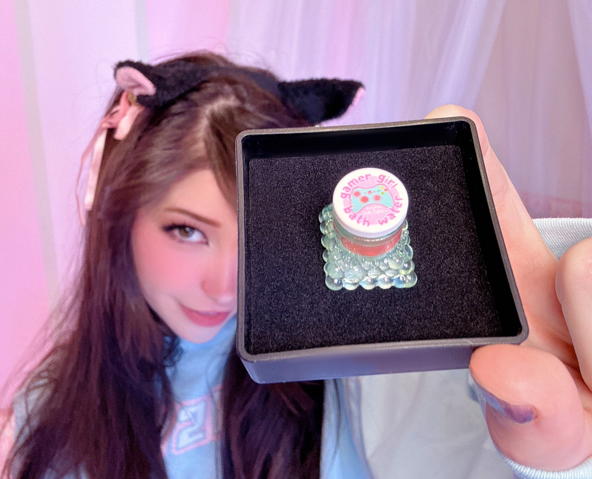 Belle Delphine Bathwater Bottle Keycap - Custom Mechanical Keyboard Keycap - Novelty Gamer Gift for PC Enthusiasts - Perfect for Gaming Setups, Streamer Accessories & Collector Items