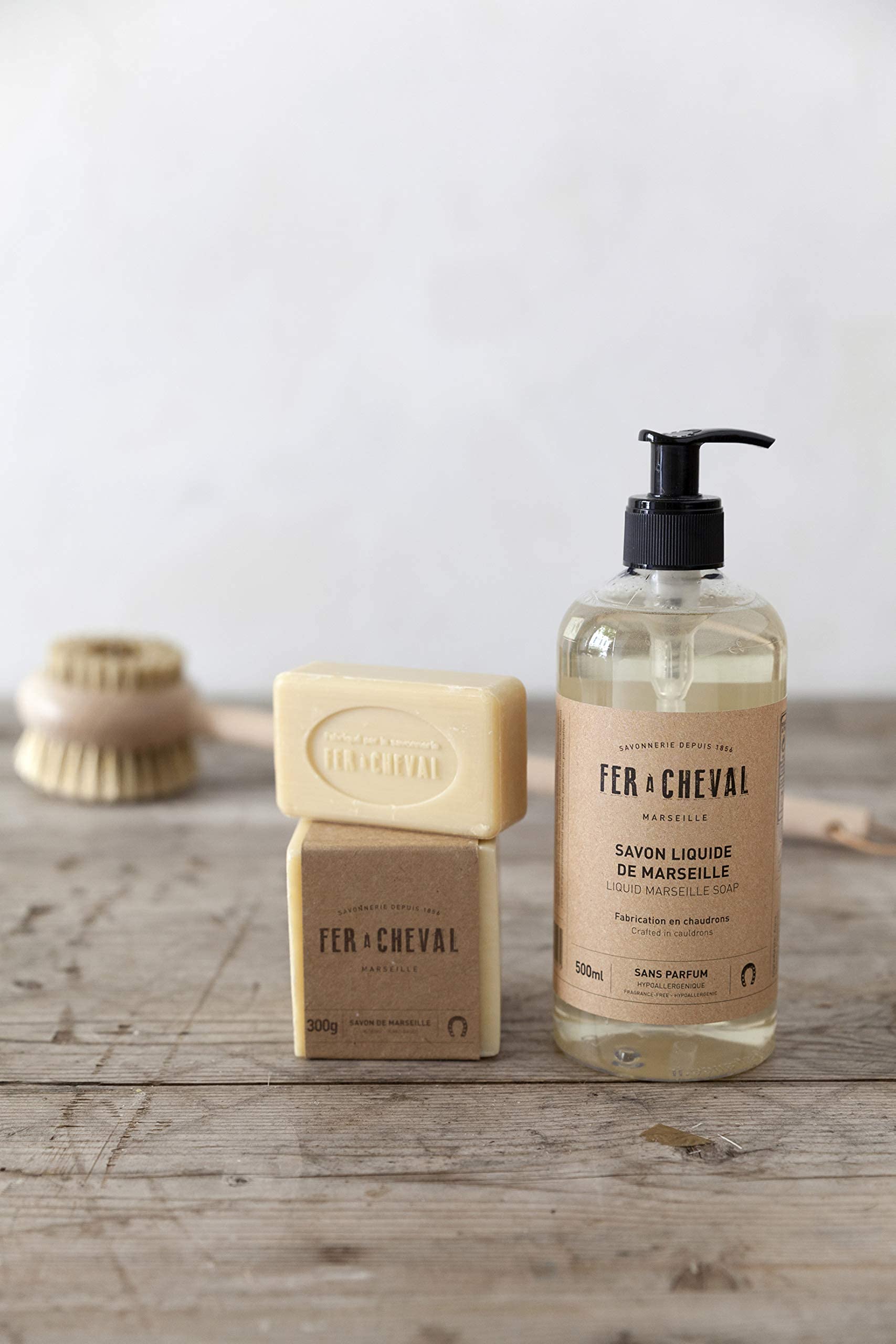 FER À Cheval Marseille Liquid Soap - Unscented Castile Soap for Sensitive Skin - 16.9 oz Pump Dispenser - Perfect for Hand Wash, Body Cleansing & Household Cleaning