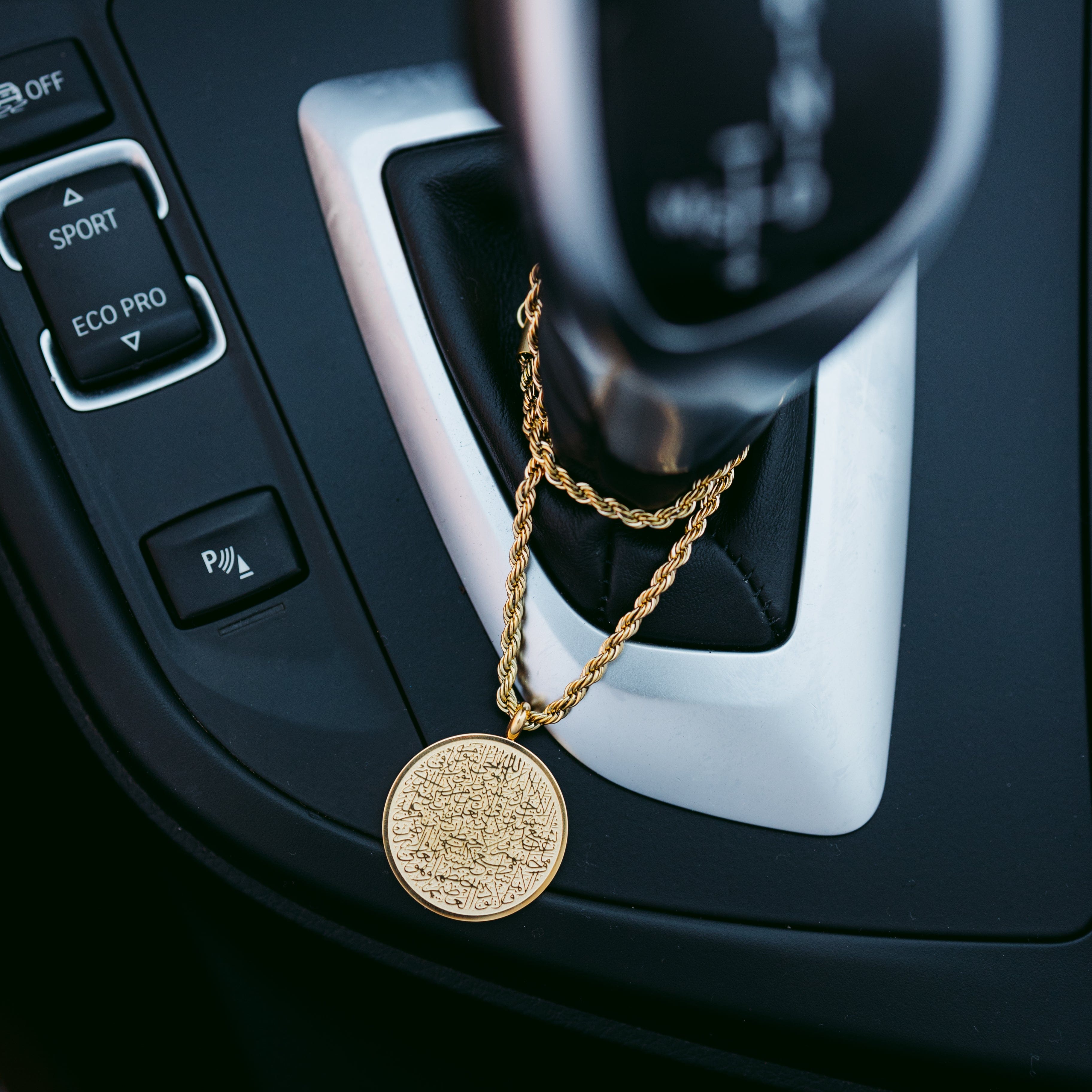 Ayatul Kursi Car Hanger - Islamic Prayer Verse Hanging Decor for Car Mirror - Perfect for Daily Commute, Road Trips & Spiritual Protection While Driving