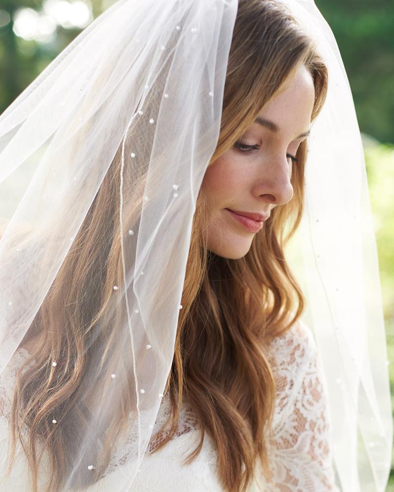 Elegant Scattered Pearl Veil with Pencil Edge - Perfect for Bridal Weddings, Prom Dances & Special Occasions