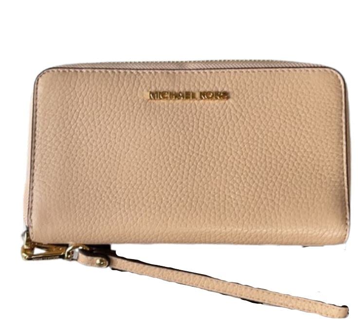 Michael Kors Jet Set Travel Large Flat Multifunction Phone Case Wristlet in Pebble Leather - Perfect for Everyday Use, Travel & Work Essentials