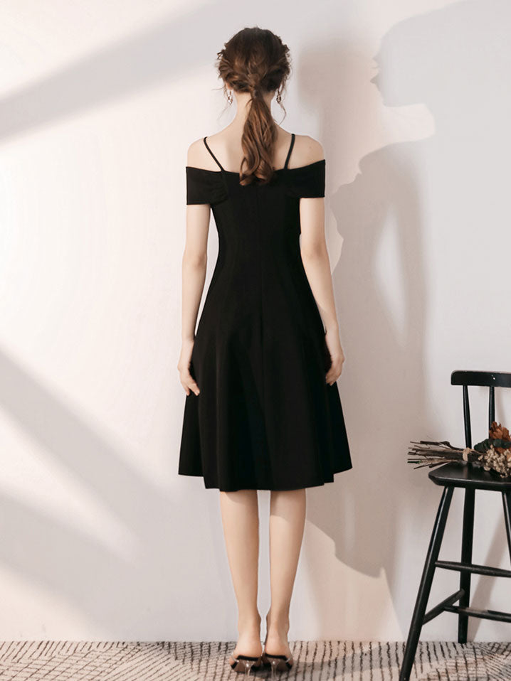 Elegant Black Off Shoulder Short Prom Dress for Women - Sexy Homecoming Party Gown - Perfect for Prom Night, Homecoming Dance, and Special Occasions