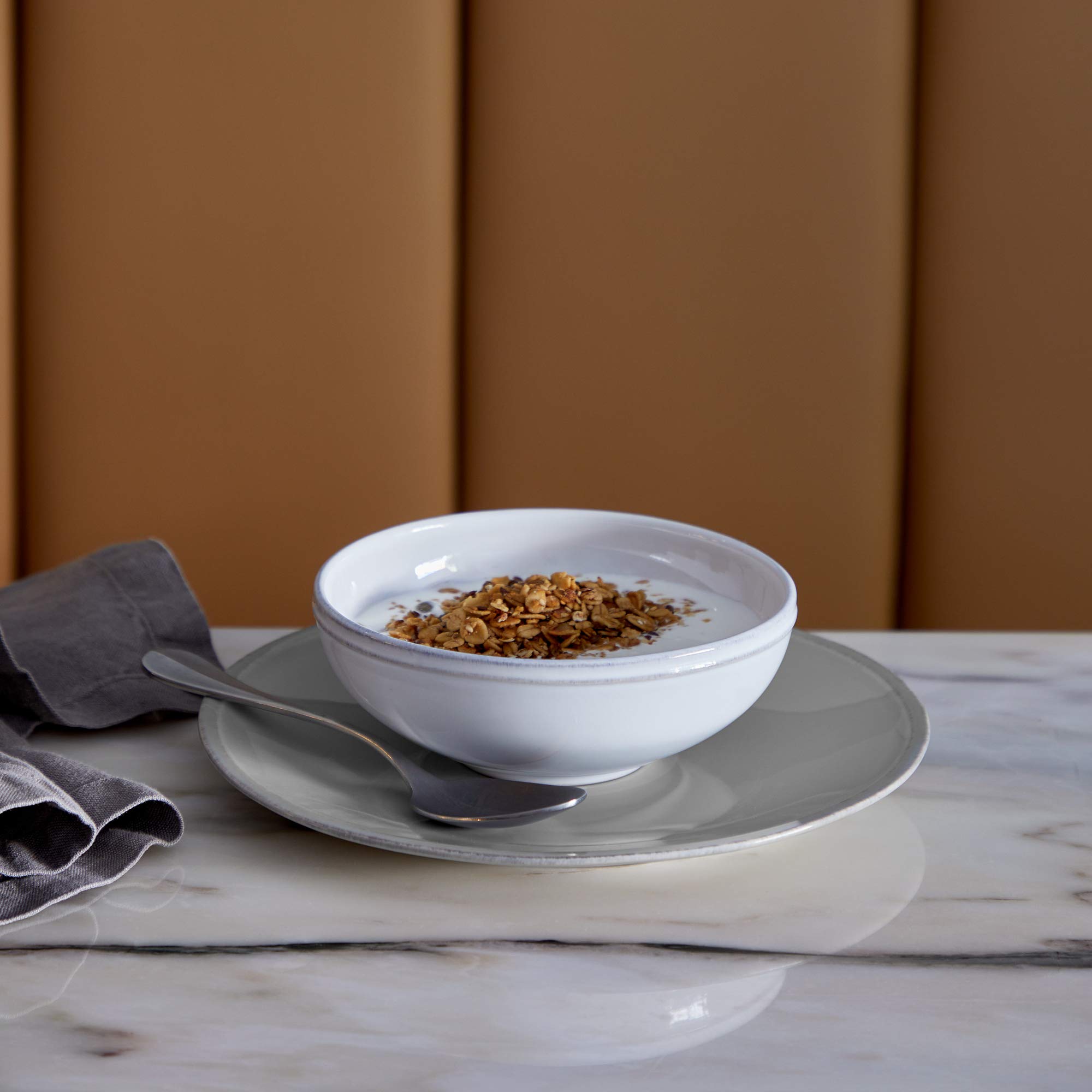 Costa Nova Friso Collection 5-Piece White Ceramic Dinnerware Set - Microwave & Dishwasher Safe Stoneware Plates & Bowls | Food Safe Glazed Restaurant Quality Tableware | Perfect for Home Dining, Restaurants & Entertaining Guests
