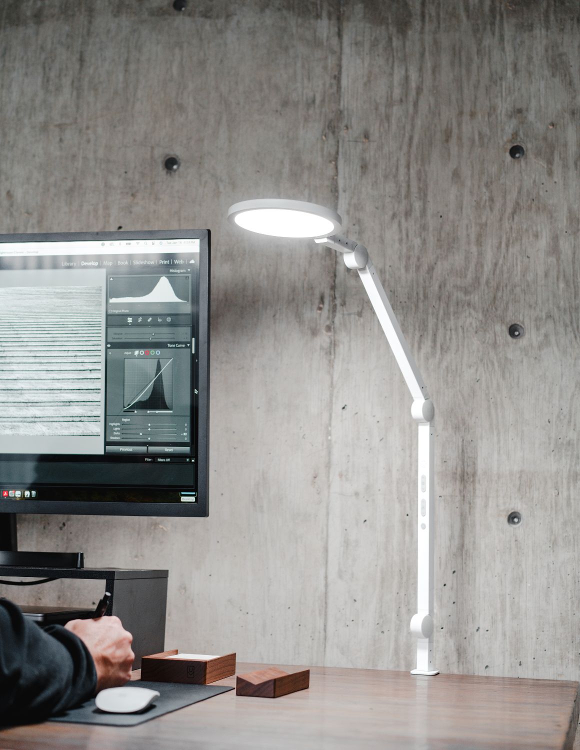 Lume Cube Edge Light 2.0 White LED Desk Lamp - Adjustable Brightness USB-Powered Lighting for Home Office, Photography, Video Conferencing & Study