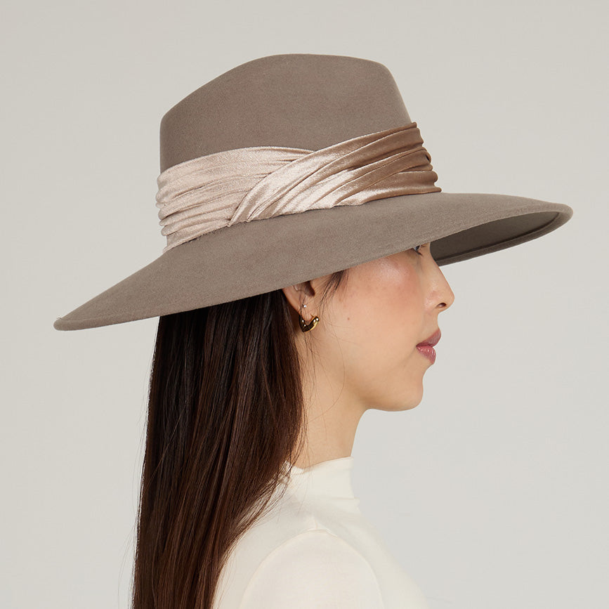 Stylish Emmanuelle Wool Felt Fedora Hat for Women - Classic Wide Brim Winter Fashion Accessory - Perfect for Outdoor Activities, Travel, and Daily Wear