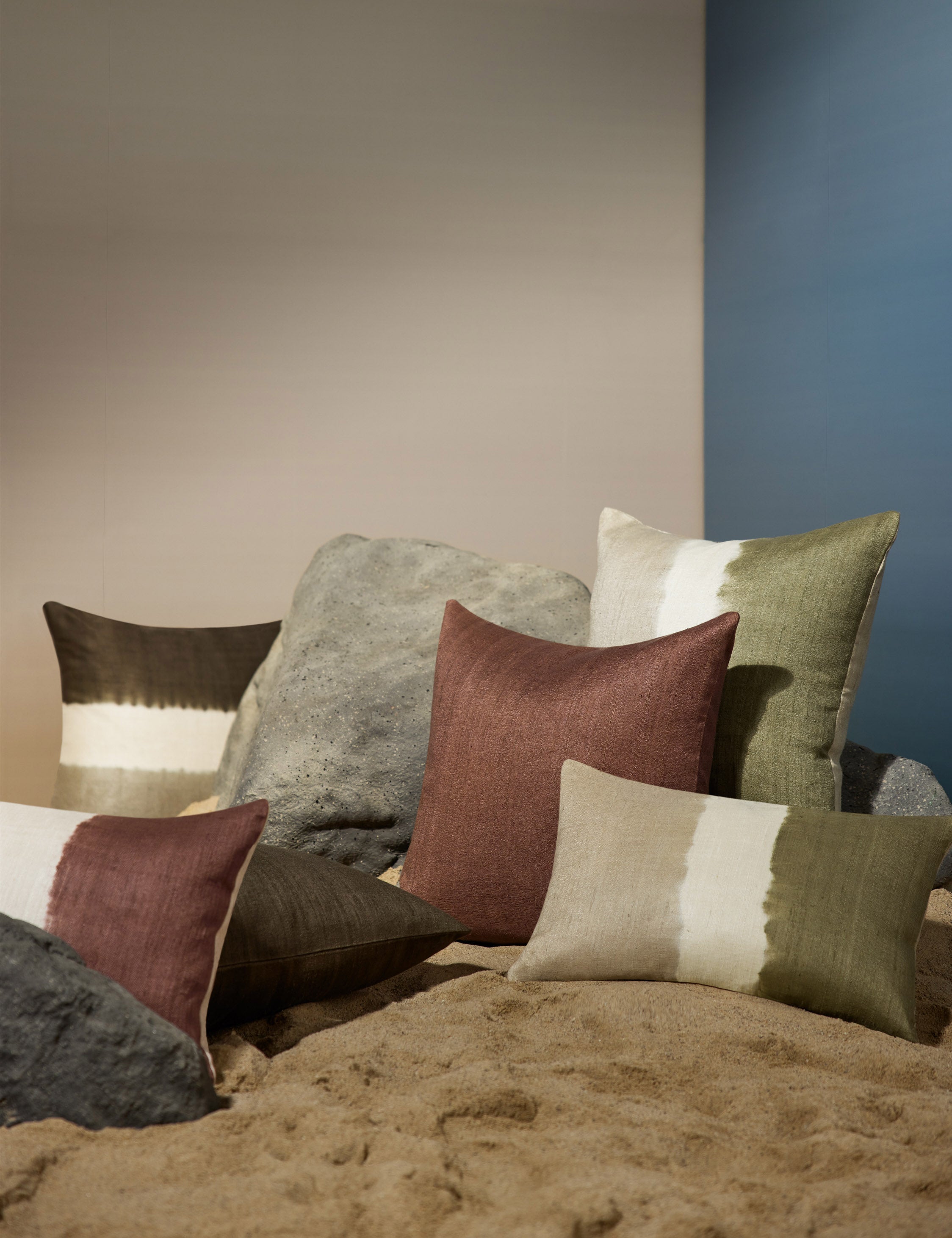 James Perkins Event Horizon Silk Pillowcase - Luxury 100% Mulberry Silk Pillow Cover for Hair & Skin Care - Perfect for Home, Travel & Gift Giving