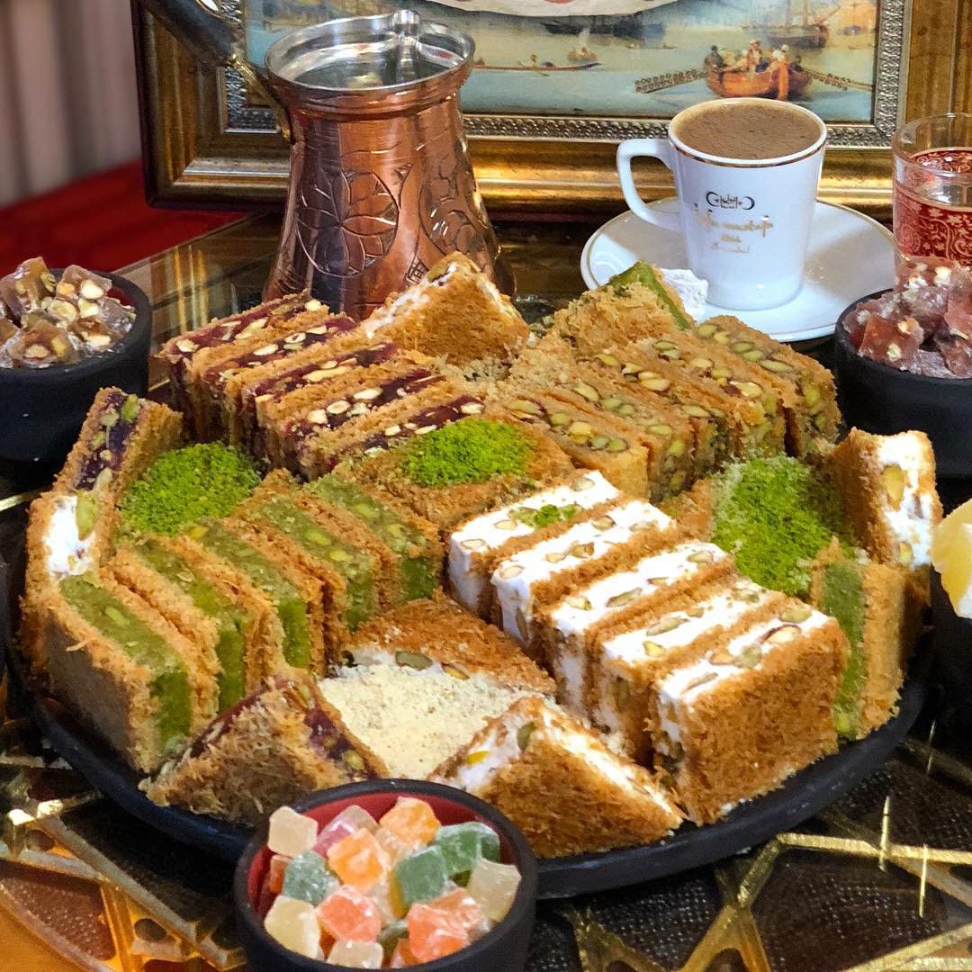 Hafiz Mustafa 1864 Istanbul Turkish Delight Gift Box - Assorted Flavors (Pistachio, Pomegranate, Milk) with Ottoman Kadaifi - Premium Turkish Dessert Snacks for Birthday, Christmas Gifts | Perfect for Holiday Treats, Party Favors & Gourmet Gift Baskets