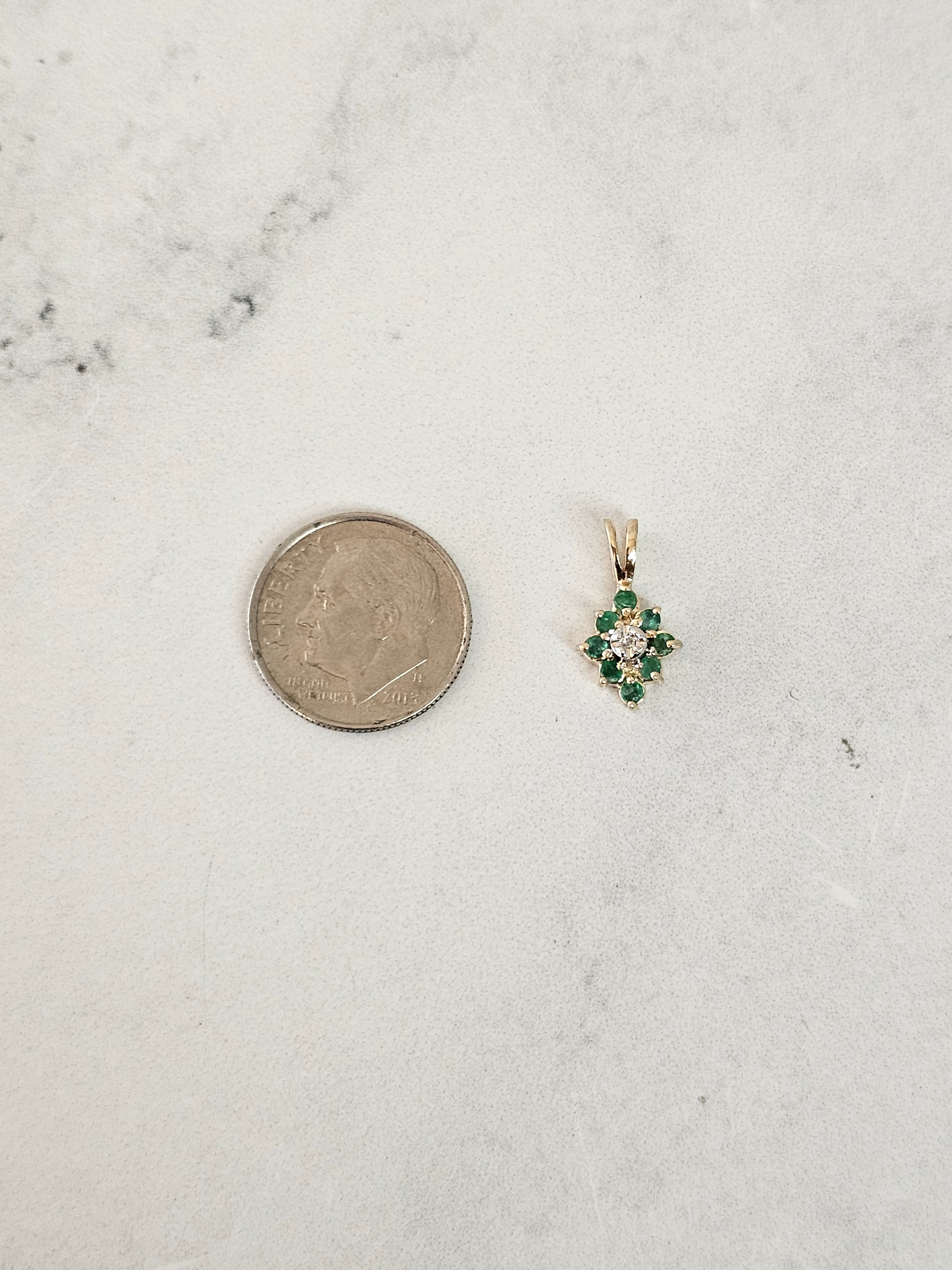 10K Yellow Gold Emerald Cluster Necklace - Elegant Dainty Jewelry for Women, Perfect Gift for Birthday, Anniversary & Special Occasions