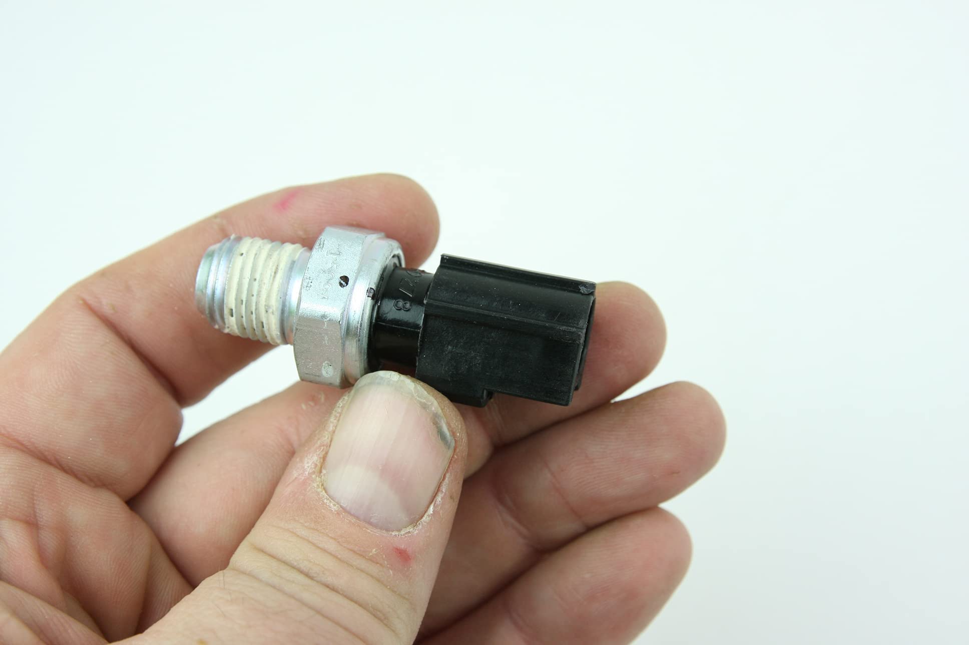 Ford 6U5Z-9278-A Engine Oil Pressure Switch - Replacement Part for Ford Vehicles | Perfect for Engine Maintenance & Performance Monitoring