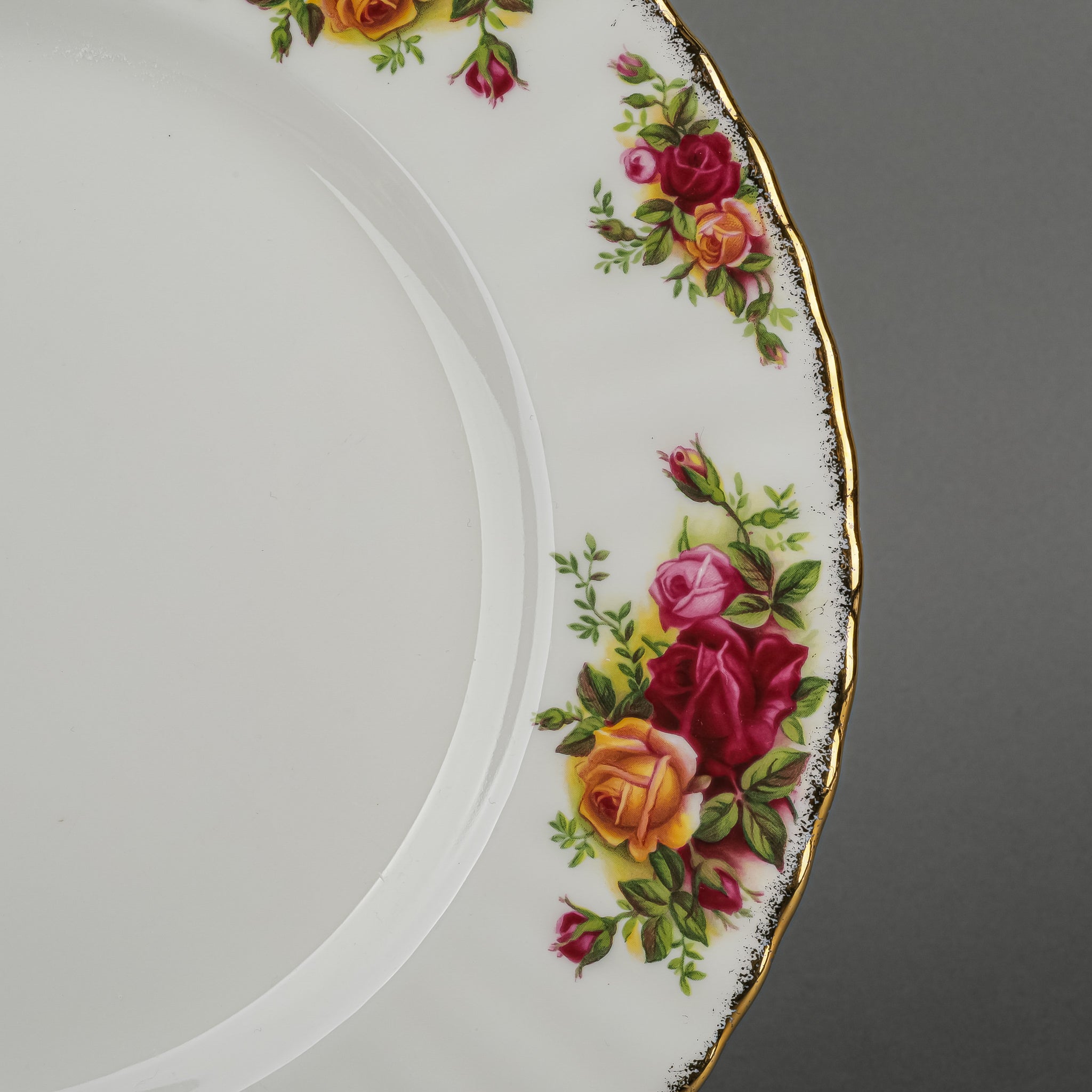 Royal Albert Old Country Roses 8-Piece Dinnerware Set - Elegant Floral Tea Cup & Saucer Collection for Afternoon Tea & Formal Dining