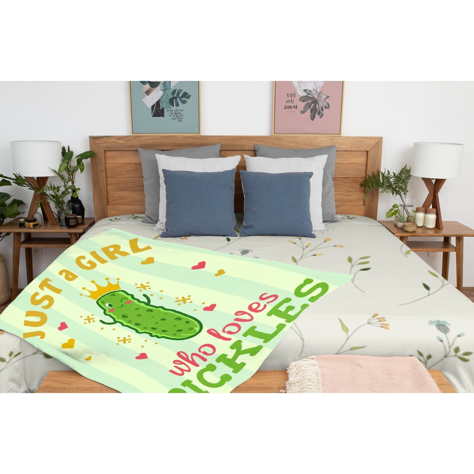 Just A Girl Who Loves Pickles Throw Blanket - 60x50 Inch Soft Flannel Fleece Microfiber Plush Blanket for All Seasons | Cozy Gift for Teens, Women | Perfect for Bed, Couch, Sofa & Dorm Room Decor