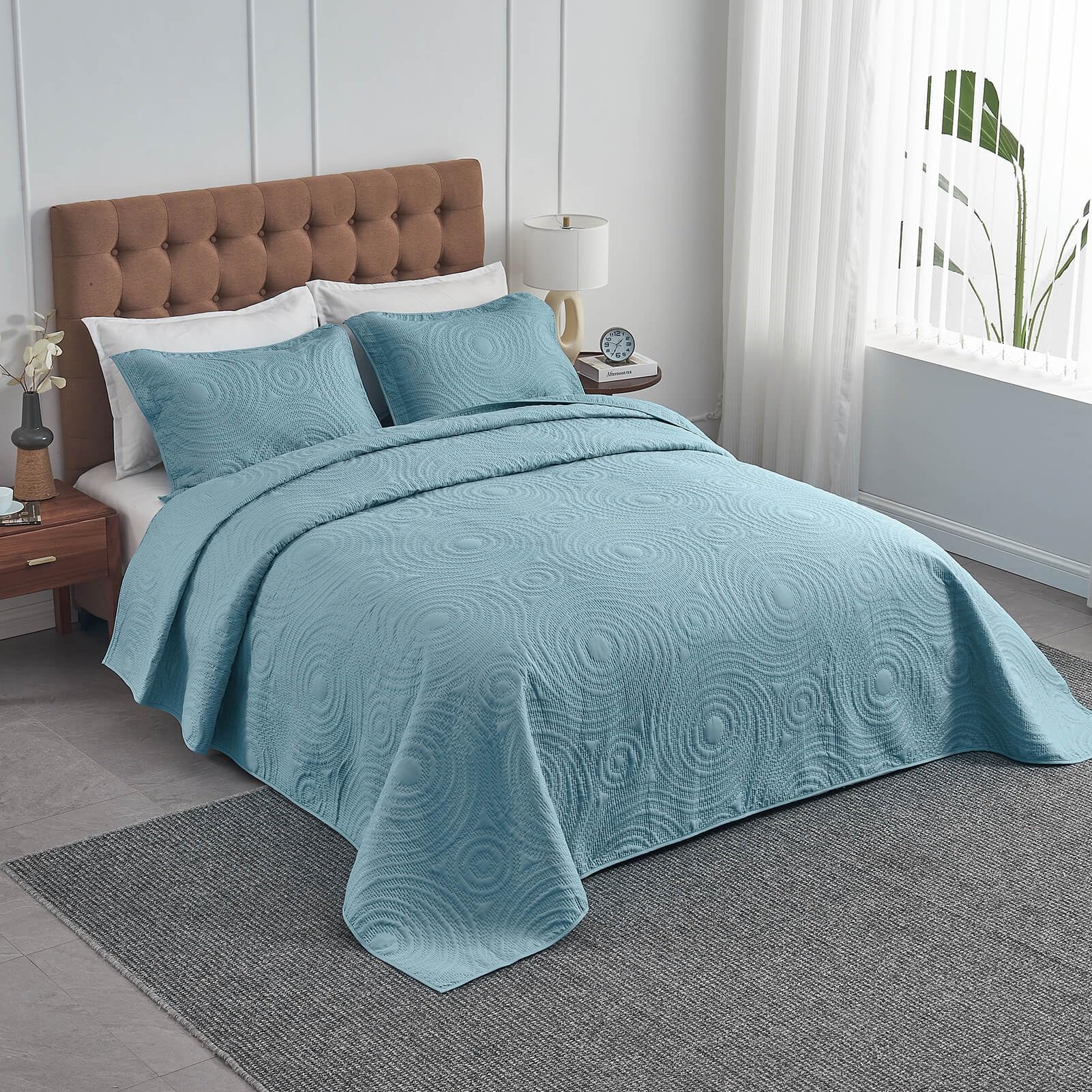 Oversized King Bedspread 128x120 Inches - Lightweight Quilt Set for Extra Tall/Wide King or California King Bed - Includes 1 Quilt & 2 Pillow Shams - Soft Blue Bedding - Perfect for Master Bedrooms, Guest Rooms & Luxury Hotels