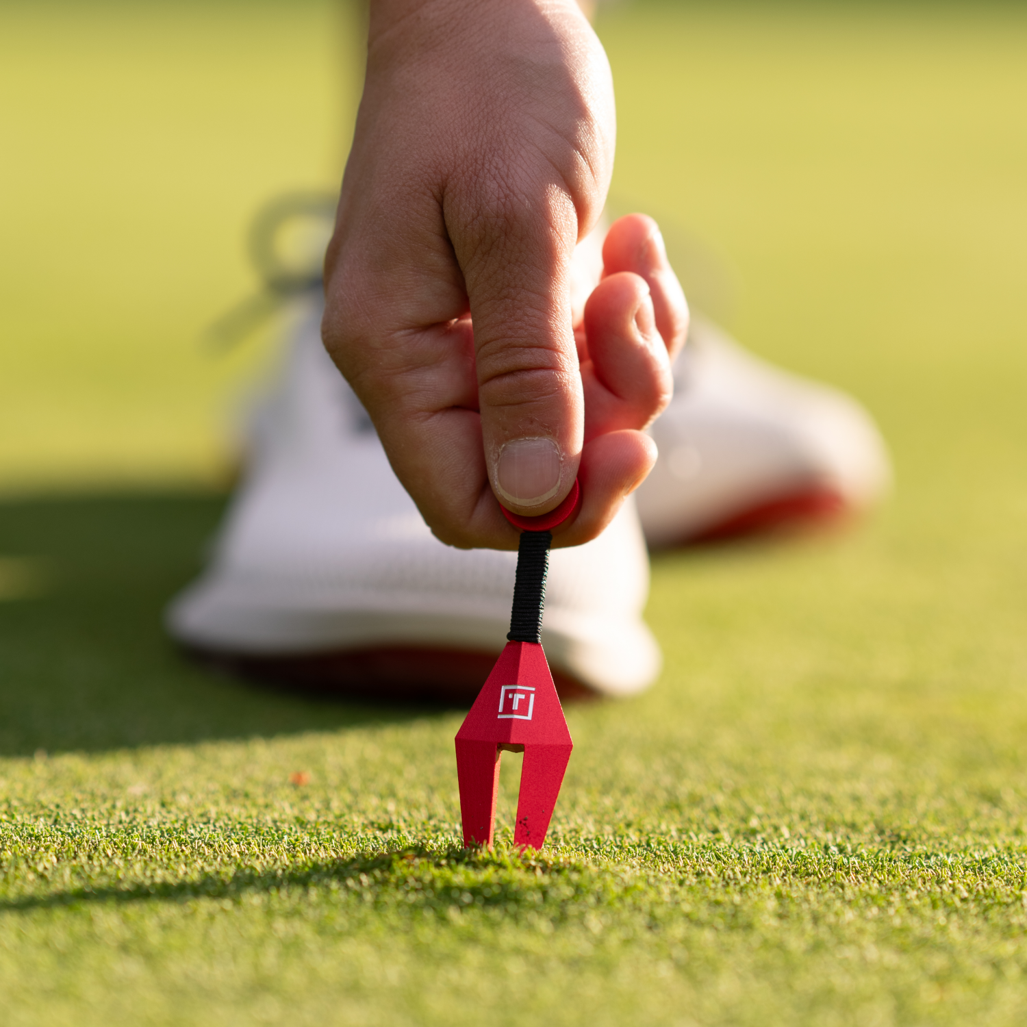 Premium Tomo Ninja Kit Divot Tool for Golfers - Durable Golf Ball Marker & Repair Tool - Perfect for Golf Course, Practice & Tournaments