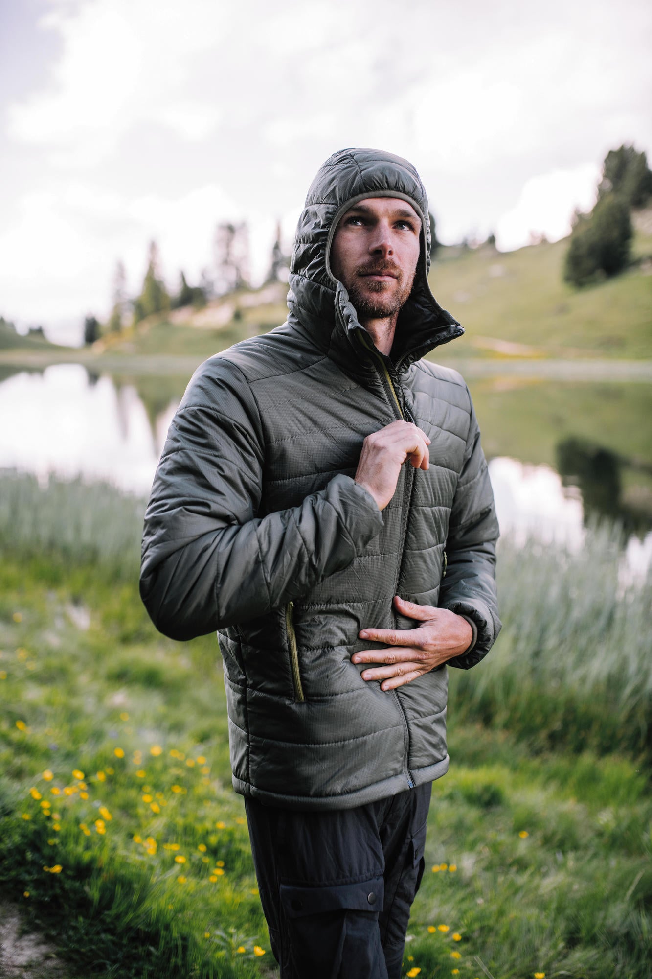 Forclaz Men's MT100 Lightweight Hooded Synthetic Jacket - Waterproof Hiking & Outdoor Adventure Gear for Camping & Travel