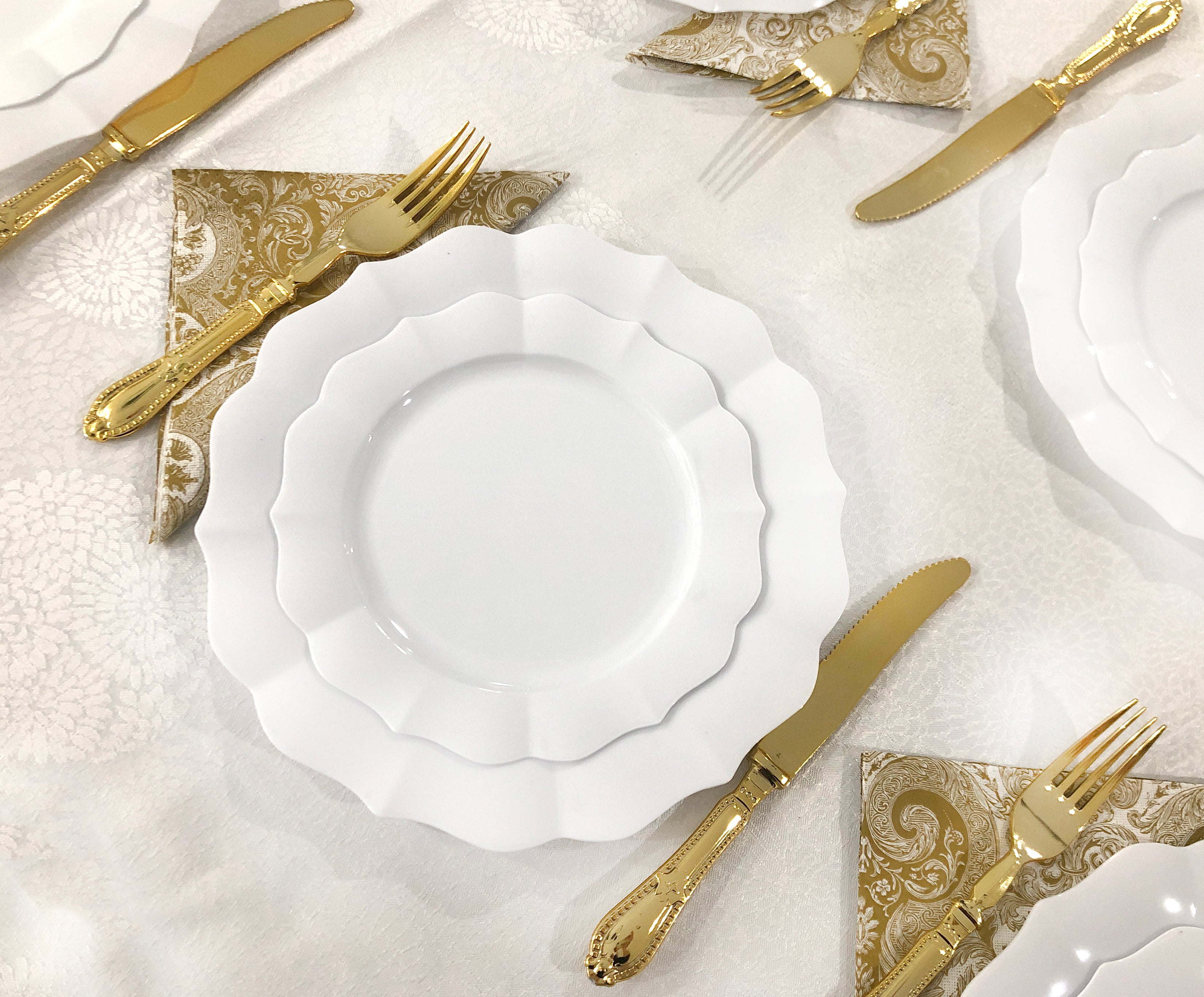 Eco-Friendly White Round Plastic Plates with Scalloped Edges - 50 Pack Disposable Dinner Plates for Parties, Picnics & Events