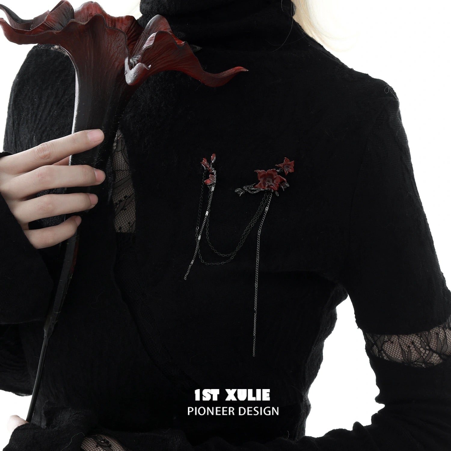 Bloody Datura Chain Suit Brooches™ - Gothic Jewelry for Women, Vintage Style Pin Badges - Perfect for Gothic Fashion, Cosplay, and Alternative Outfits