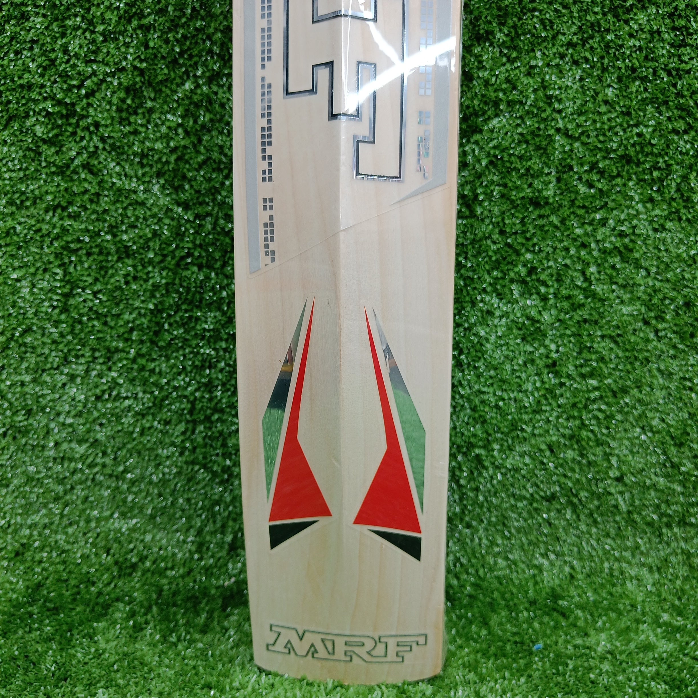 MRF Warrior Hero Cricket Bat - Premium English Willow Cricket Bat for Professional & Amateur Players - Perfect for Matches, Practice & Training Sessions