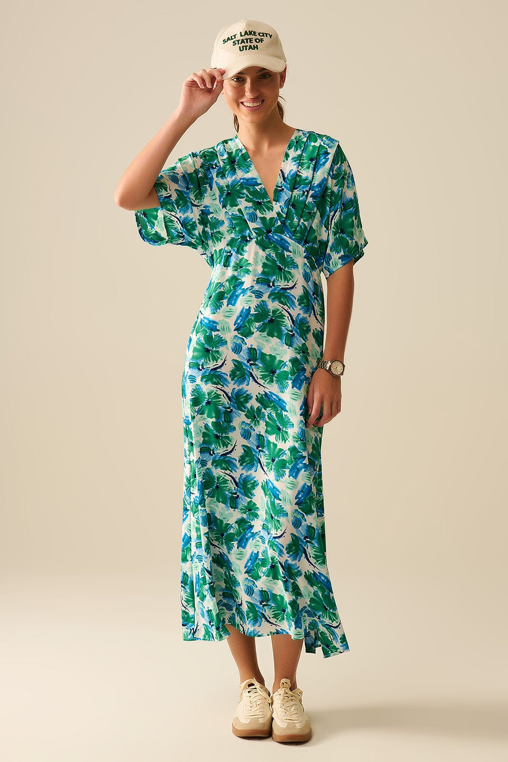 Floral Print Satin Maxi Robe with Dropped Sleeves - Elegant Loungewear for Women, Perfect for Relaxing at Home or Special Occasions