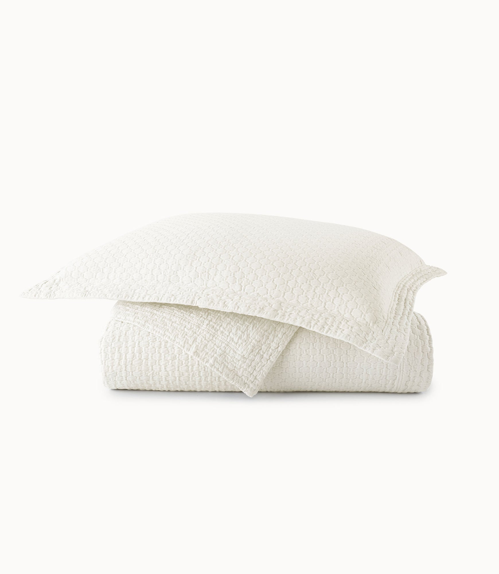 Juliet Matelassé Coverlet - Luxury Quilted Bedspread for Queen & King Size Beds - Perfect for Master Bedroom, Guest Room & Hotel Decor