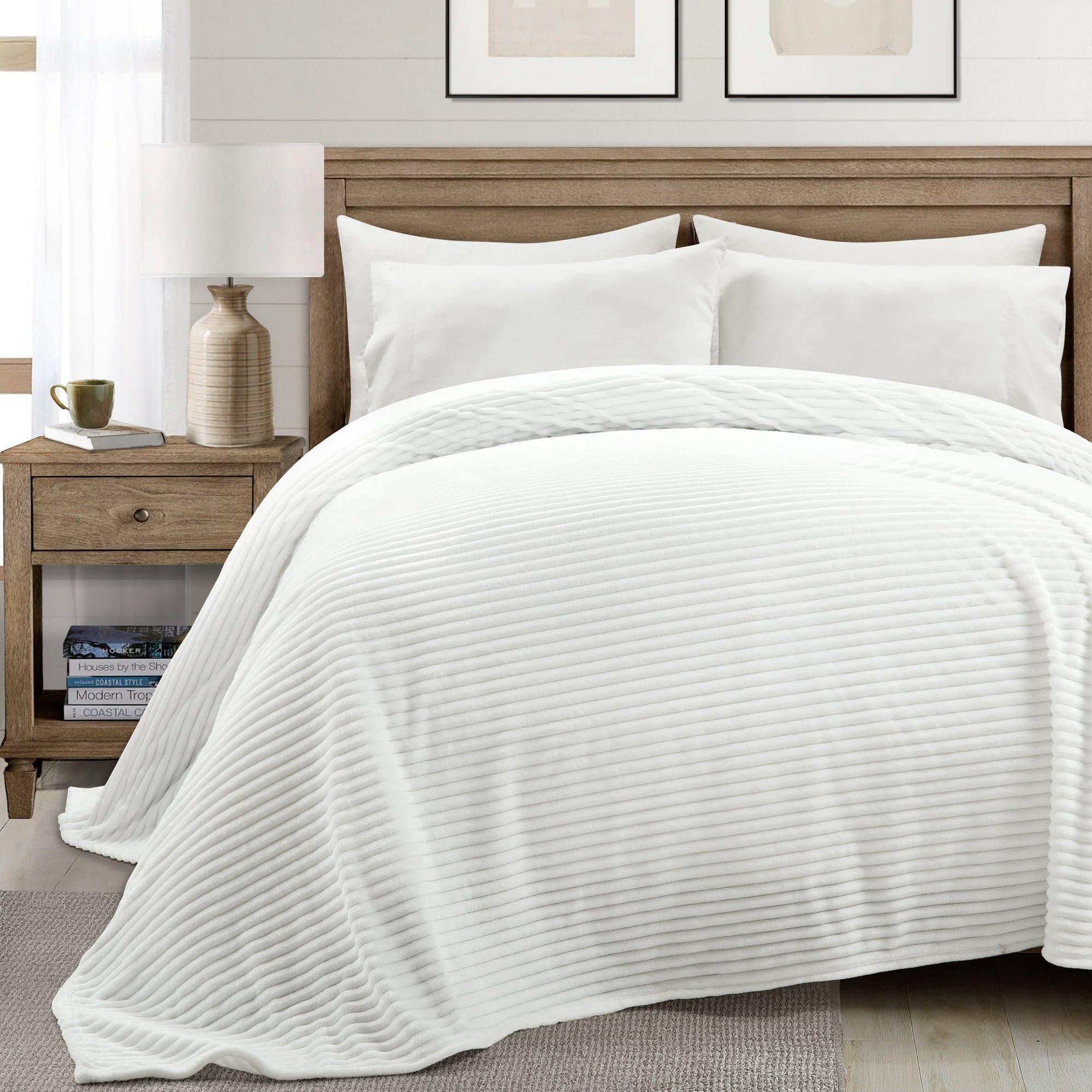 Super Soft & Cozy Oversized Faux Fur Ribbed Blanket - Plush Throw for Bed, Couch & Winter Warmth - Perfect for Home Decor, Movie Nights & Gift Giving