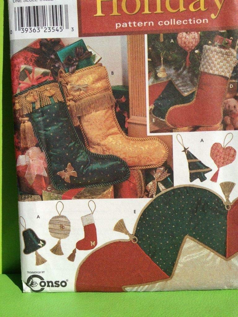 Simplicity Sewing Pattern 8995 - DIY Christmas Stockings, Tree Skirt & Holiday Ornaments Kit for Festive Home Decor - Perfect for Holiday Crafting, Gift Making & Christmas Tree Decoration