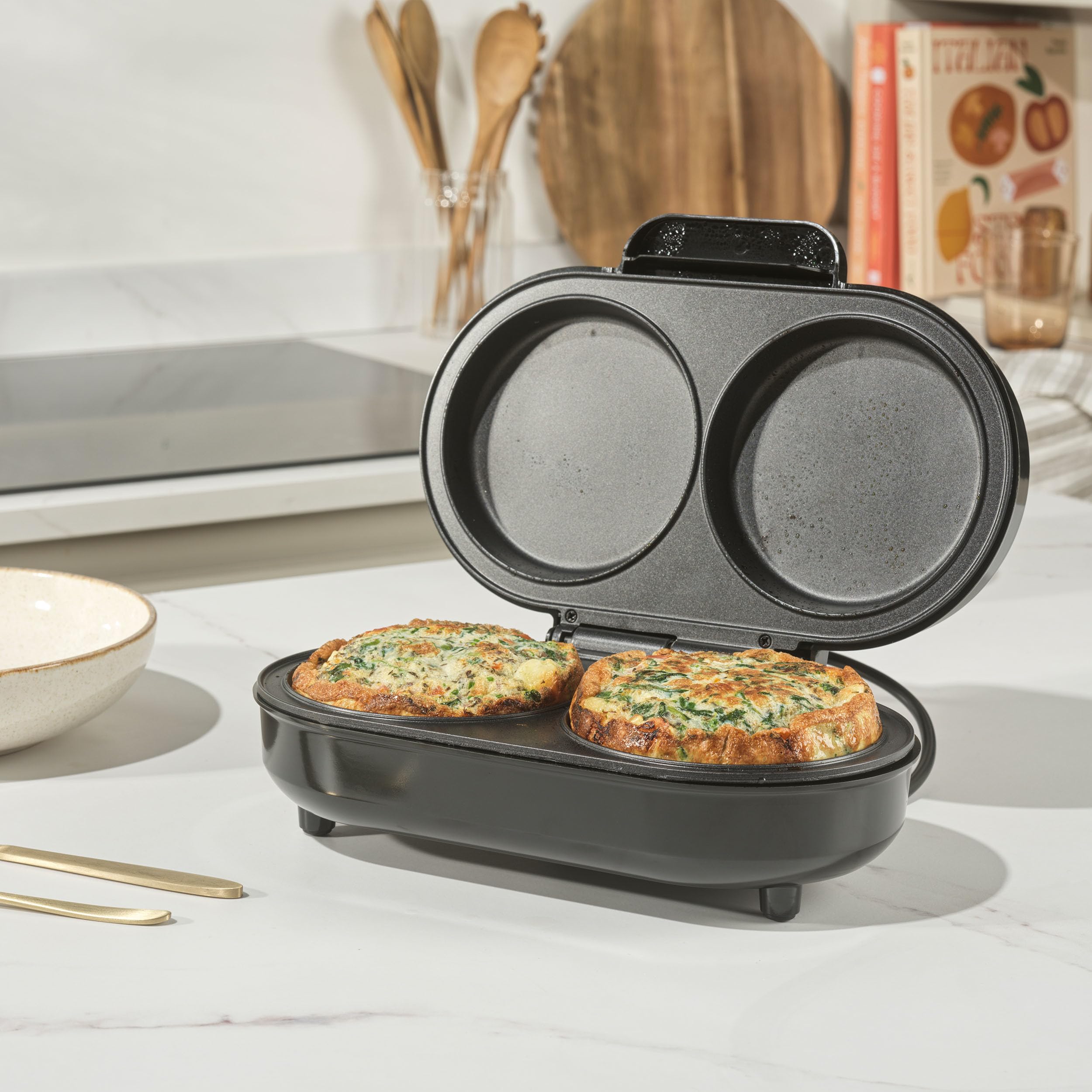 Salter EK4213S XL Non-Stick Omelette Maker - Electric Dual Plate Egg Cooker for Healthy Omelettes, Pancakes & Fried Eggs, 850W No-Flip Frying Machine - Perfect for Breakfast, Brunch & Quick Family Meals
