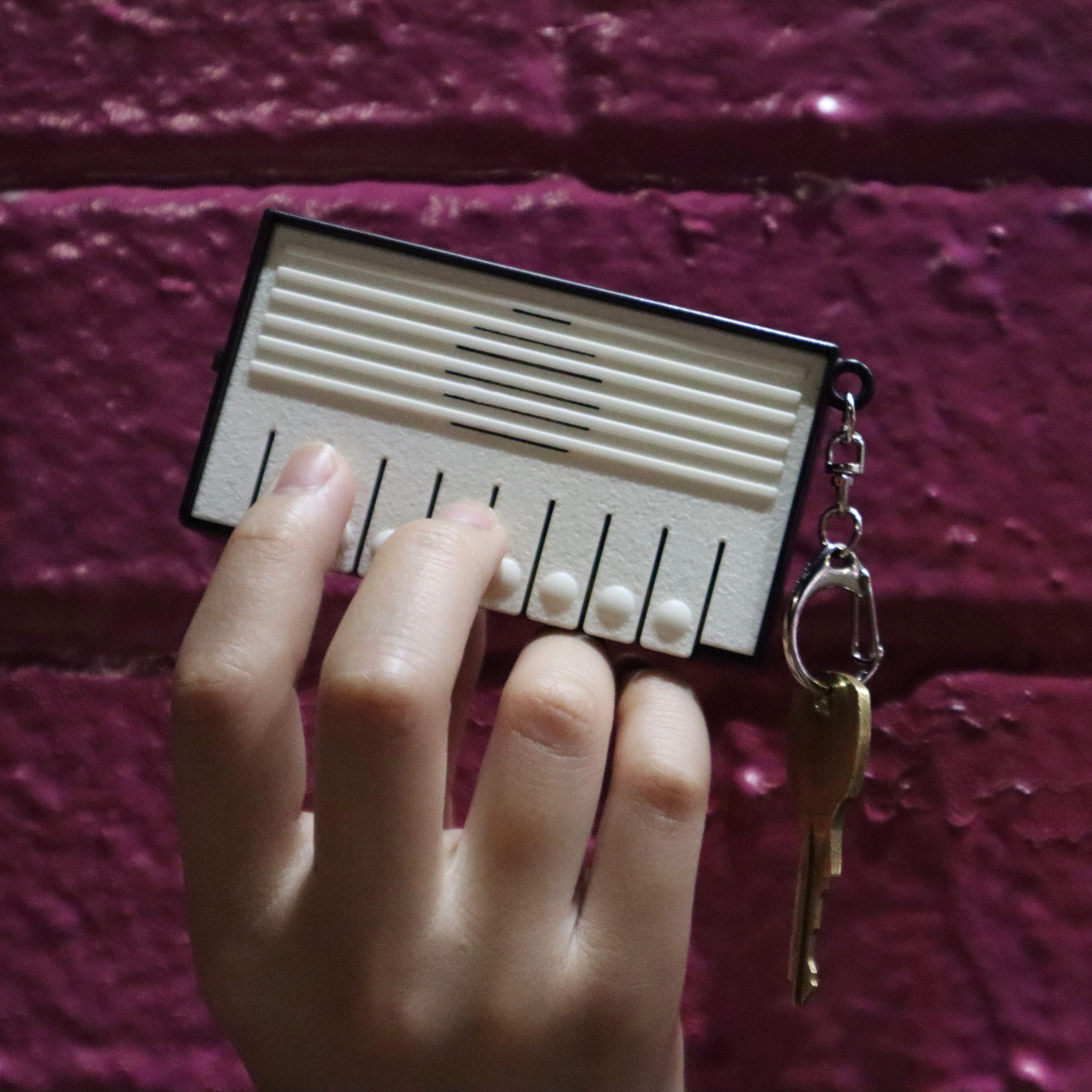 Portable Mini Piano Keyboard Keychain - 37 Keys Pocket-Sized Electronic Piano for Travel, Kids & Beginners - Perfect for Gifts, Music Practice & On-The-Go Entertainment