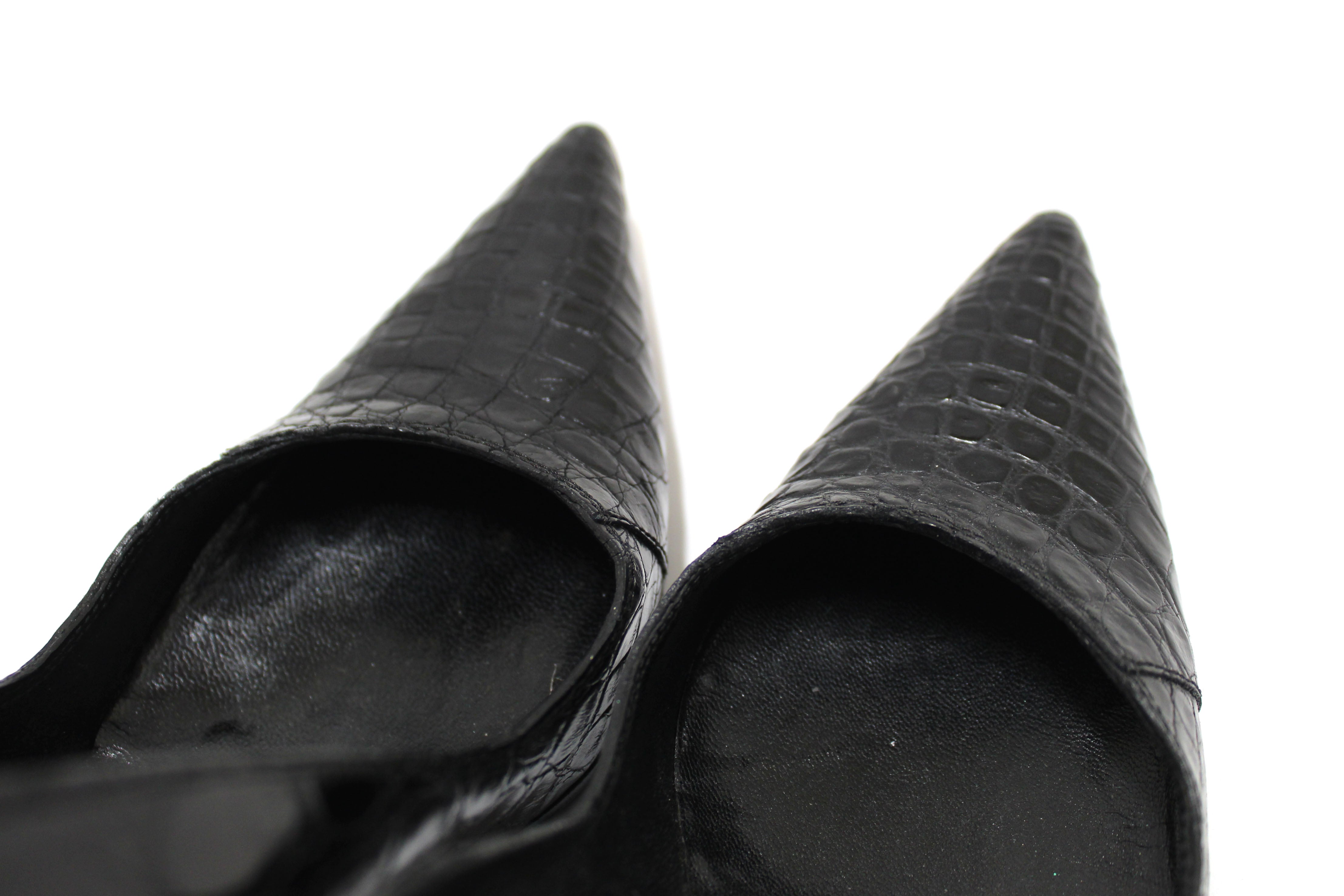 Authentic Gucci Black Crocodile Leather Closed Toe Pumps Women's Shoes Size 5.5B - Luxury Heels for Parties, Weddings & Formal Events