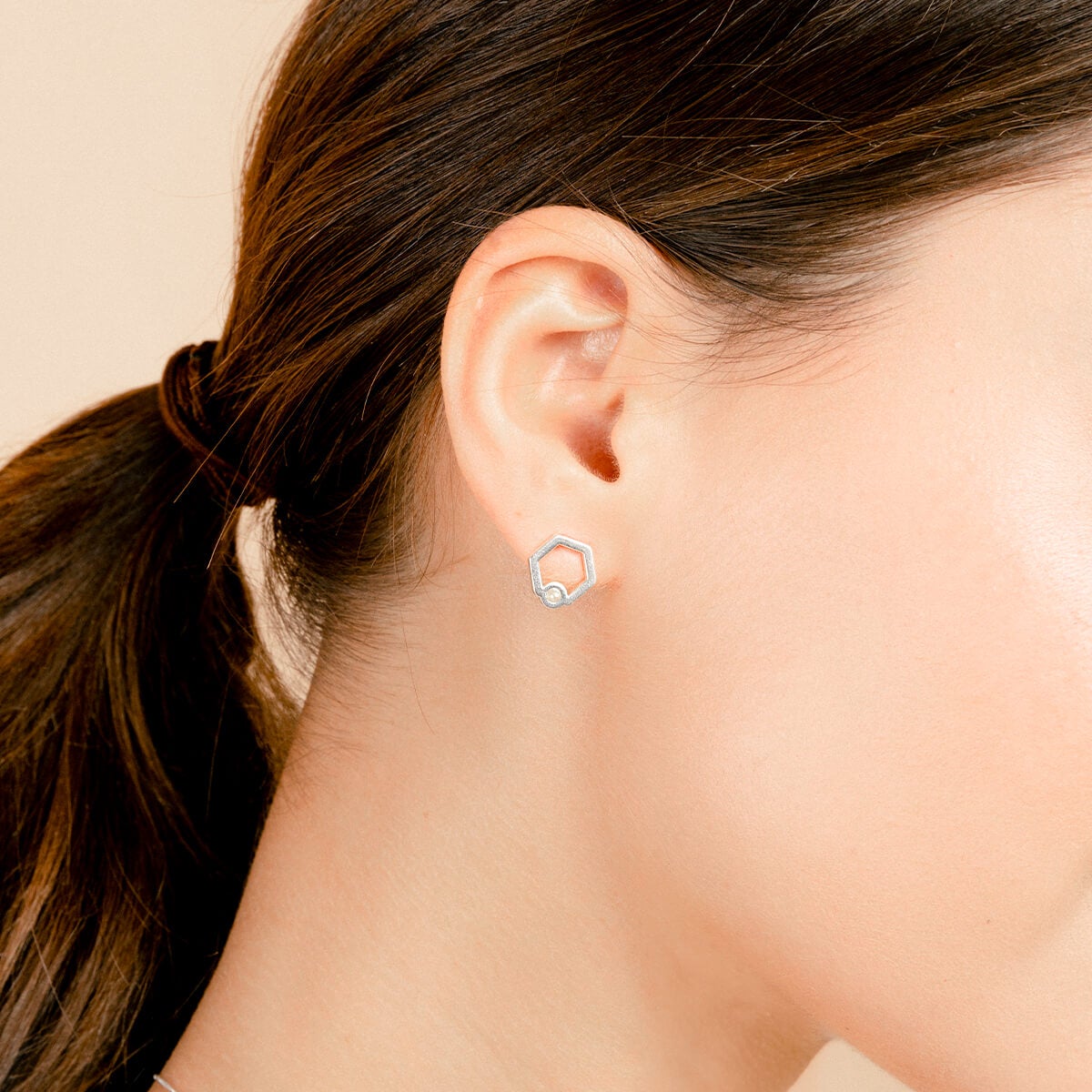 Honeycomb Stud Earrings for Women - Gold & Silver Beehive Earrings - Hypoallergenic CZ Studs for Everyday Wear & Gift Giving