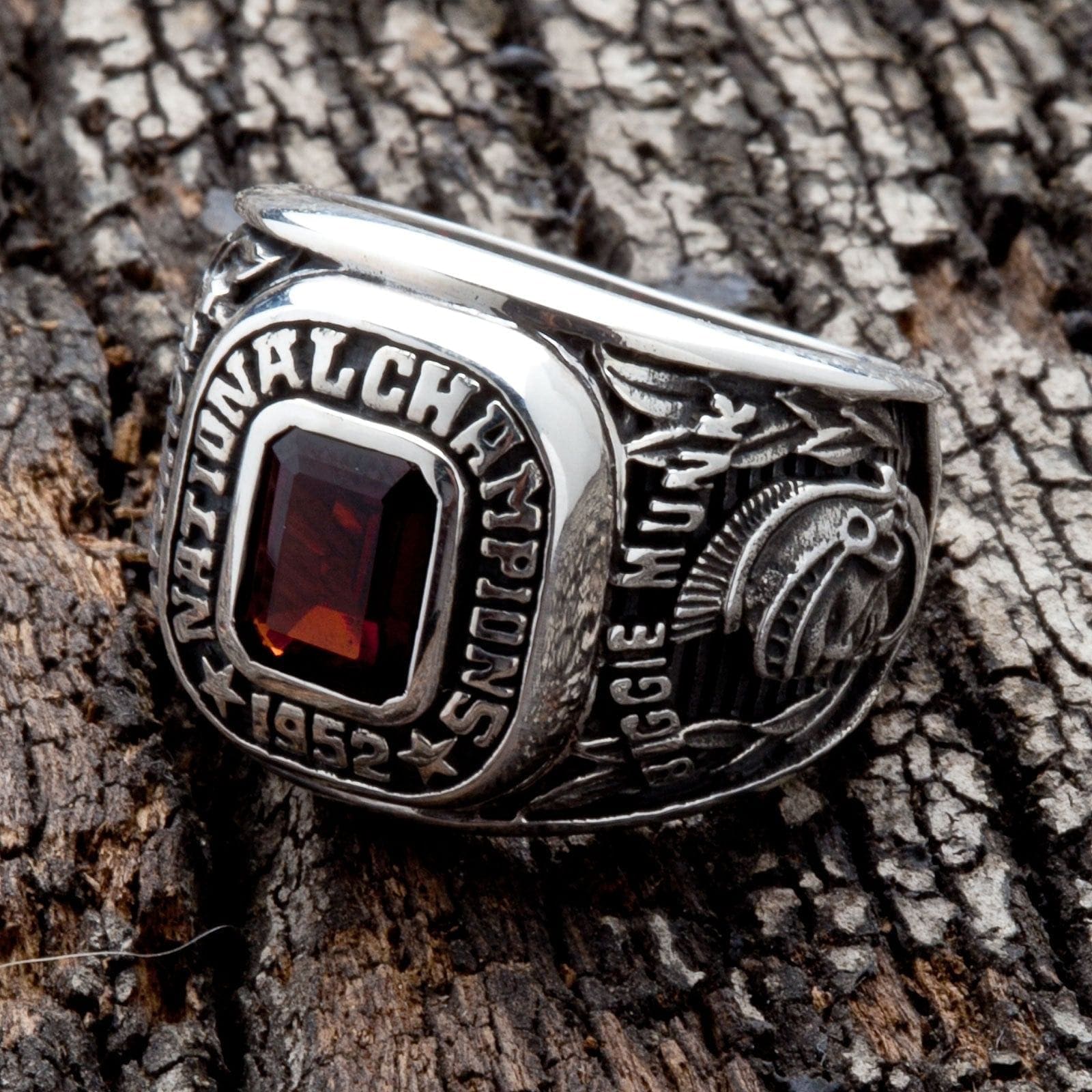 Michigan Wolverines Football Championship Ring - Official NCAA College Team Jewelry for Fans & Alumni - Perfect for Game Day, Collectibles & Gifts