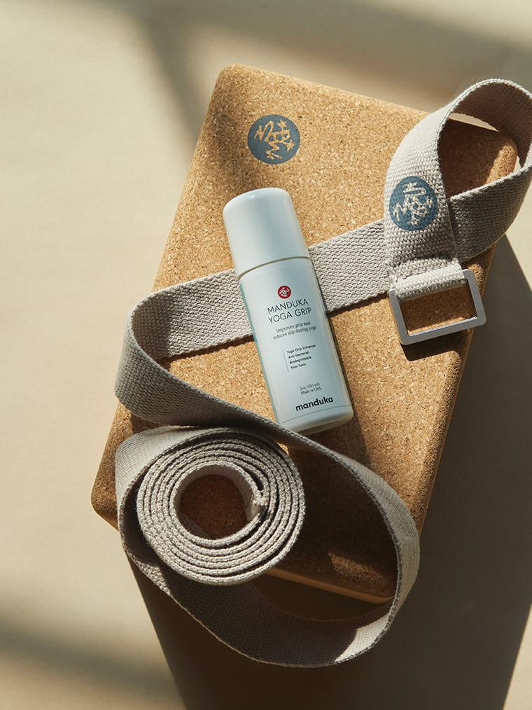 Manduka Yoga Grip Gel - Non-Slip Hand Grip for Yoga & Workouts - Citrus Scent - Perfect for Hot Yoga, Pilates & Gym Training
