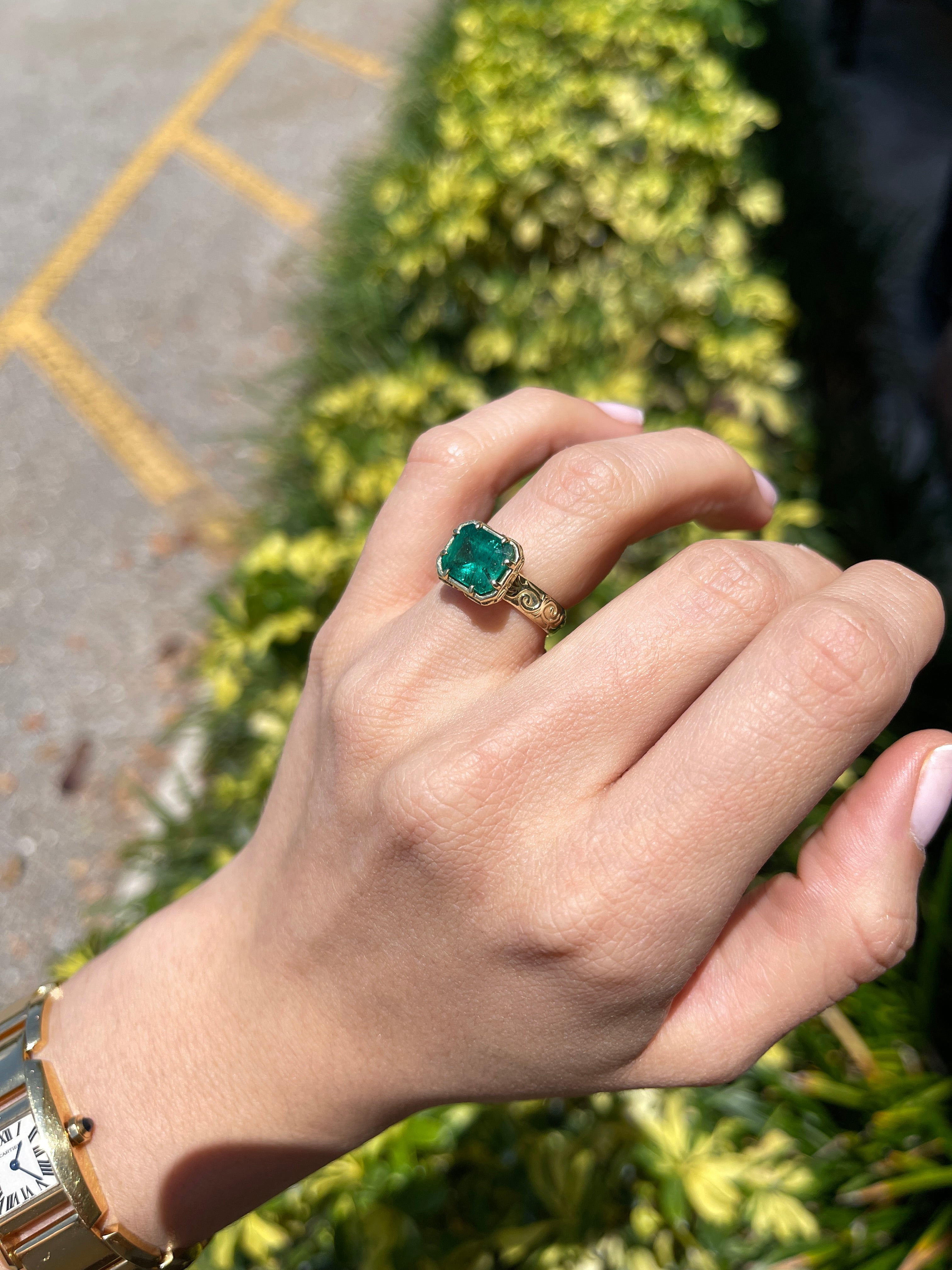3.65ct 14K Gold East-West Emerald Solitaire Ring with Scroll Engraving – Earth-Mined Natural Gemstone for Engagement, Anniversary & Special Occasions