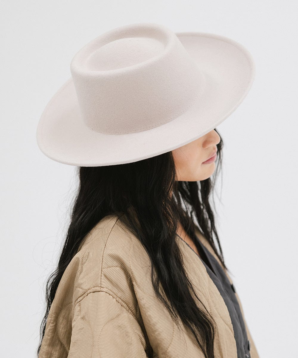 Stylish Ginger Gambler Hat for Men & Women - Vintage Western Cowboy Hat - Perfect for Halloween, Cosplay, and Country Music Festivals