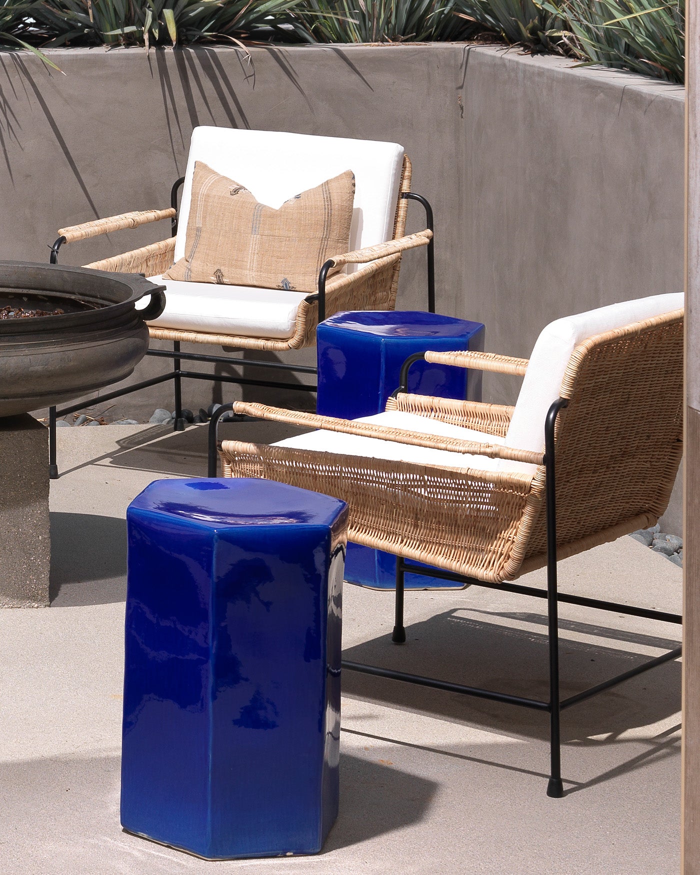 Porto Side Table - Large Cobalt Blue Accent Table for Living Room, Bedroom, or Office | Modern End Table with Sturdy Metal Frame