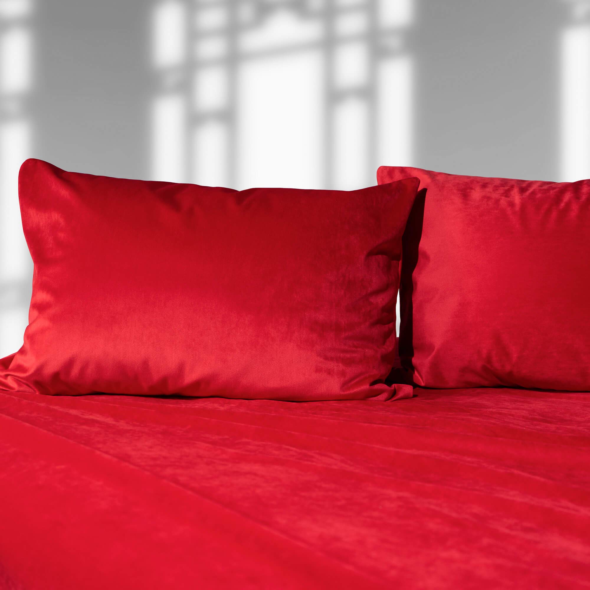 Liberator Liquid Velvet Sheet & Pillowcase Set - Ultra Soft Luxury Bedding for Couples - King Size, Deep Red - Perfect for Romantic Nights & Master Bedroom Decor