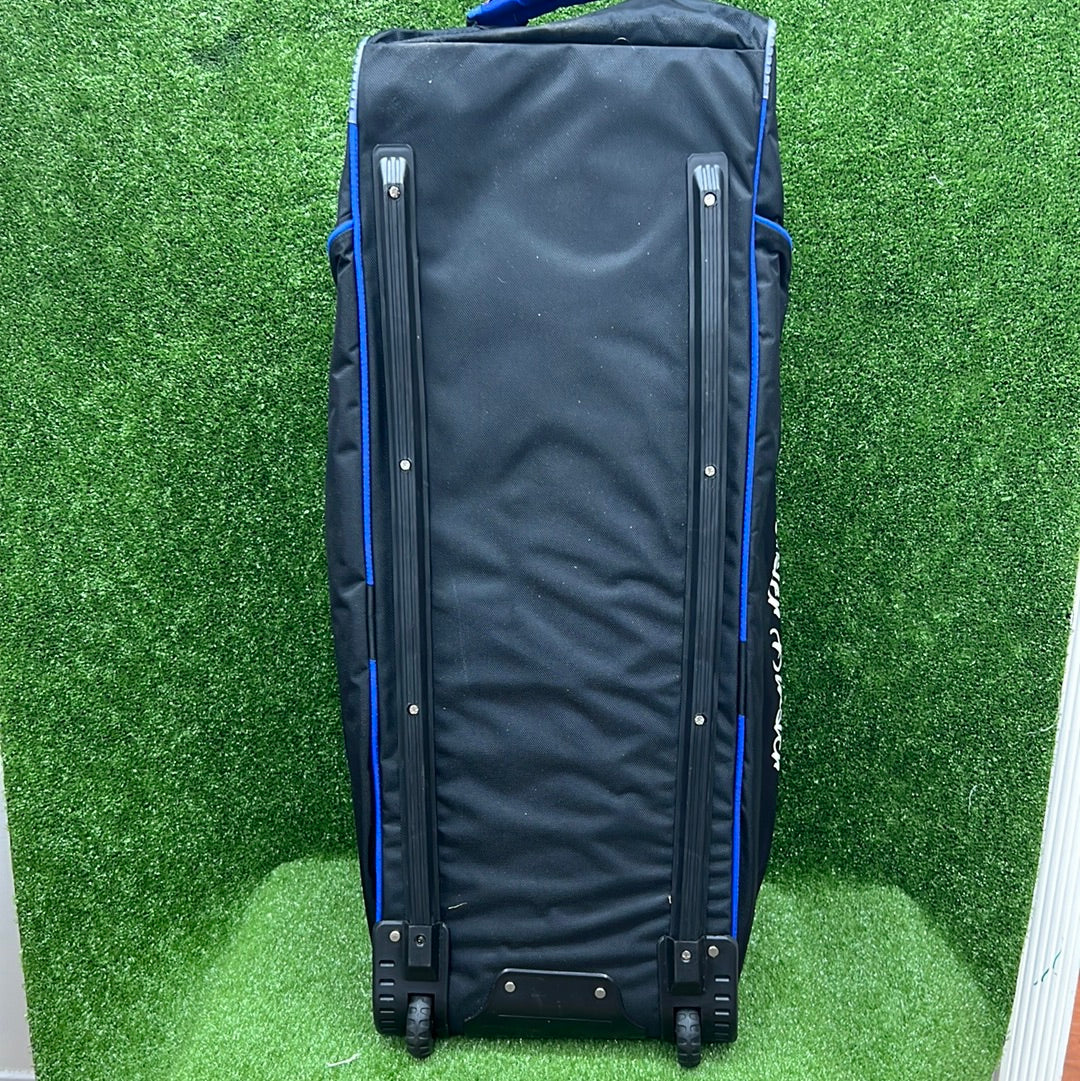 Reebok Master Blaster Wheelie Adult Cricket Kit Bag - Durable Cricket Equipment Bag for Training & Matches - Perfect for Cricket Players & Sports Enthusiasts