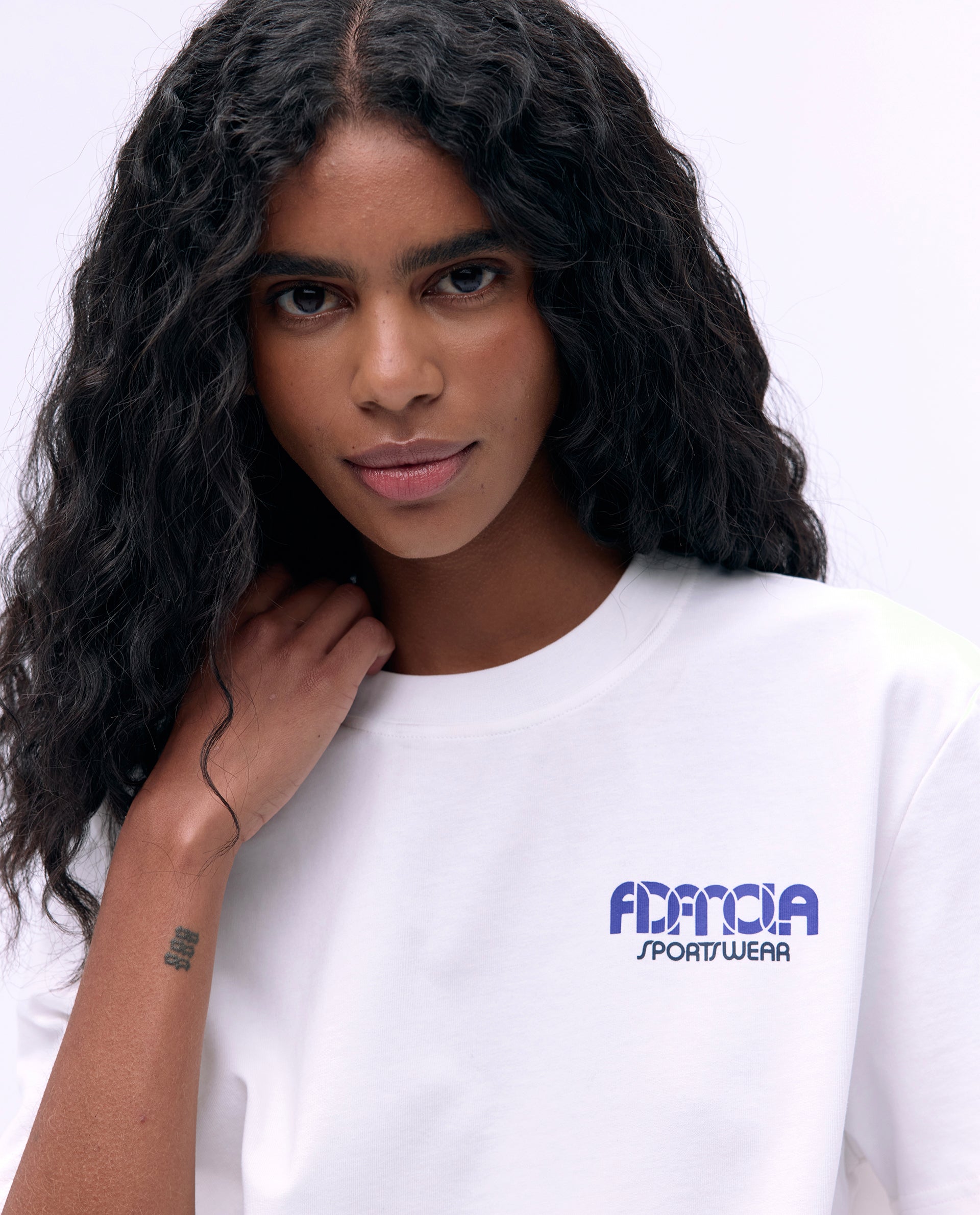 Oversized Short Sleeve Sportswear T-Shirt - White & Cobalt Blue | Comfortable Athletic Wear for Gym, Running & Casual Outfits