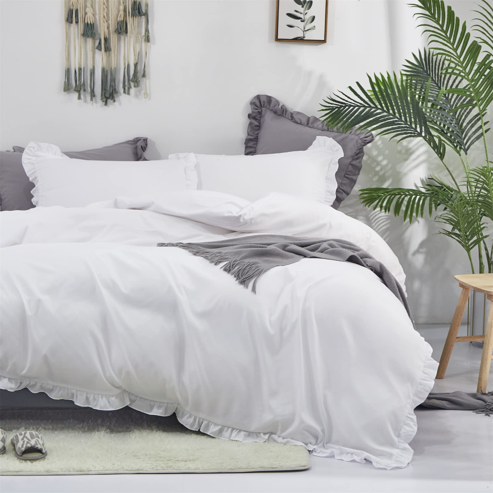 KAREVER White Ruffled Comforter Set King Size - 3 Piece Farmhouse Style Bedding with Ruffle Fringe Design for Women & Men - Pure Solid White Duvet Cover Set for Girls' Room, Master Bedroom & Guest House Decor