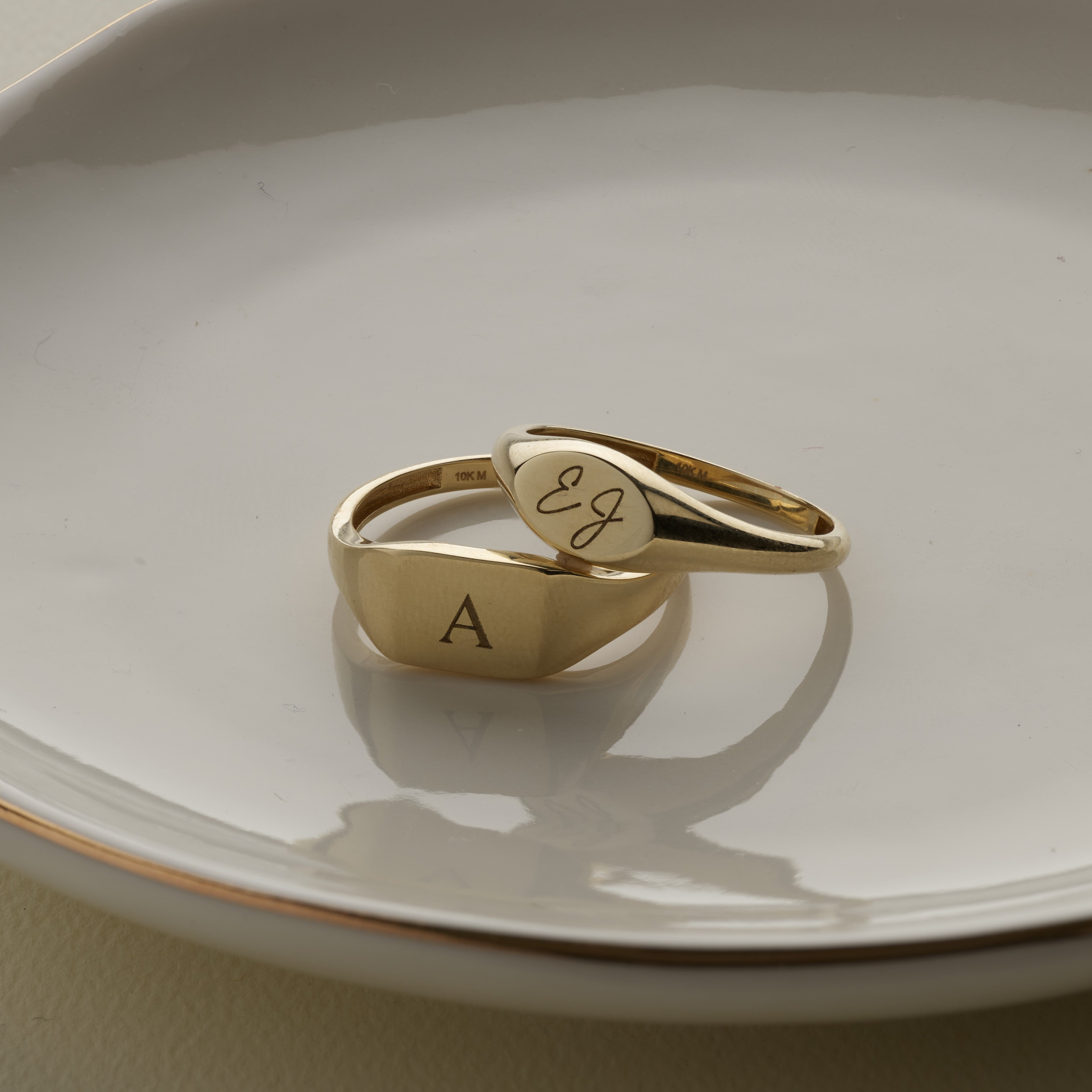 10k Gold Engravable Oval Signet Pinky Ring - Personalized Initials & Monogram - Perfect for Gifts, Weddings & Special Occasions