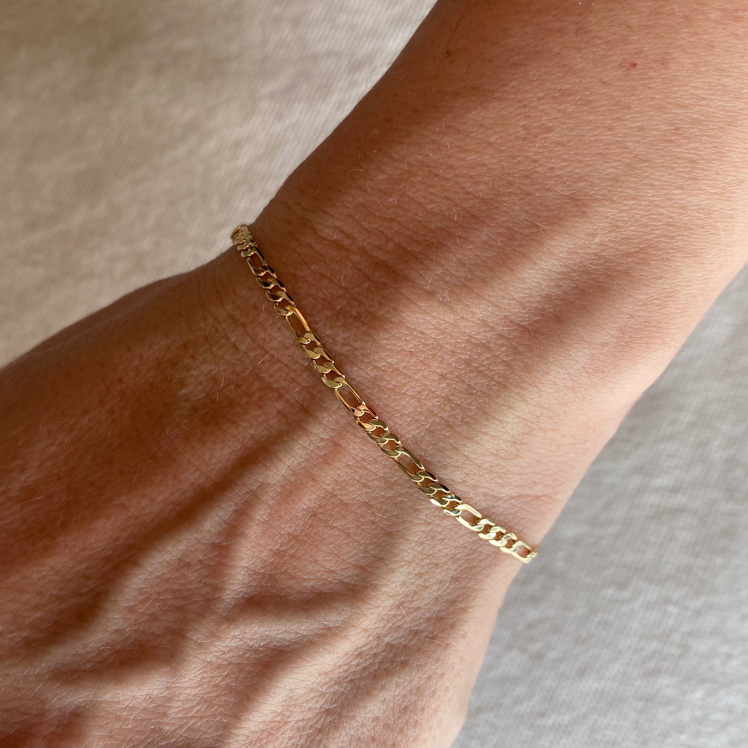 18K Gold Filled 2.5mm Flat Figaro Chain Bracelet for Women - Dainty & Elegant Jewelry Gift for Birthday, Anniversary - Perfect for Layering, Everyday Wear & Special Occasions