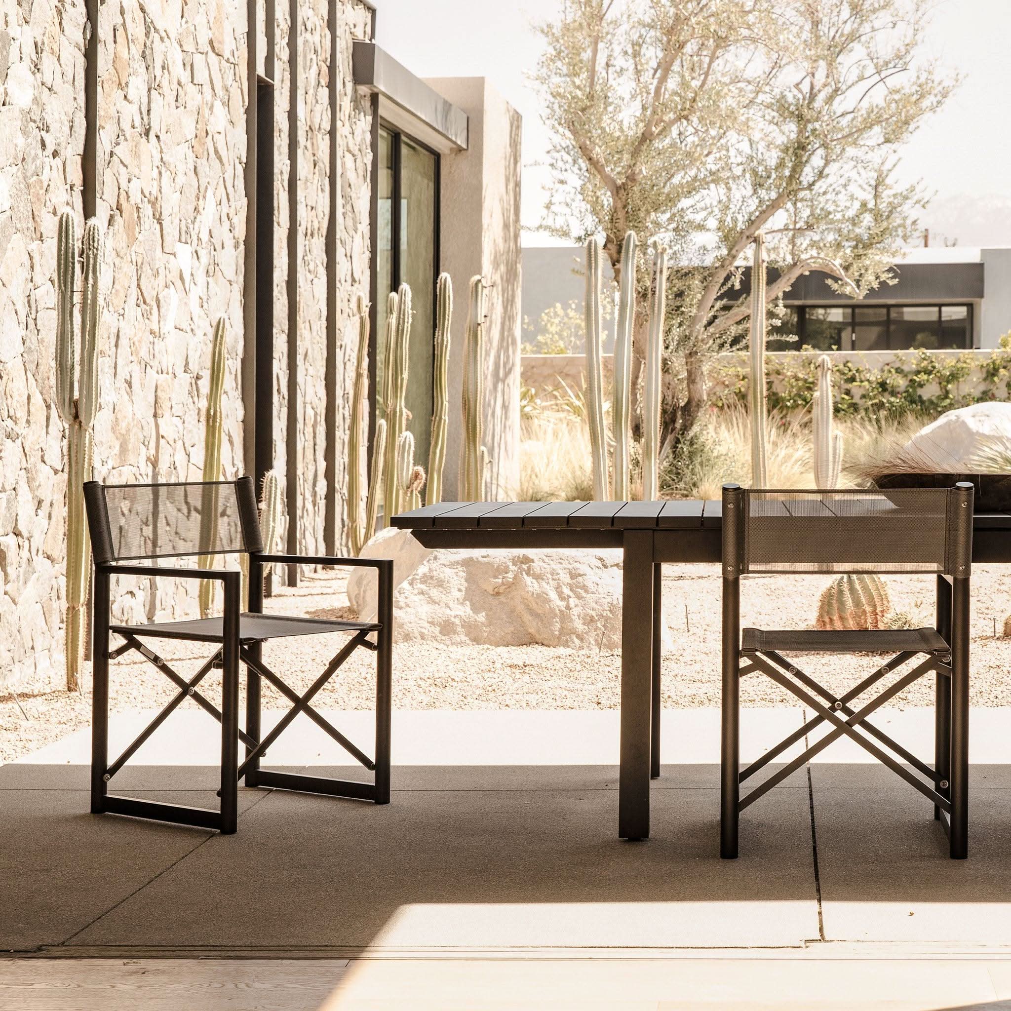 Pacific Aluminum Extension Dining Table - Expandable for 6 to 10 People, Modern Outdoor/Indoor Use - Perfect for Patio, Garden, or Large Family Gatherings